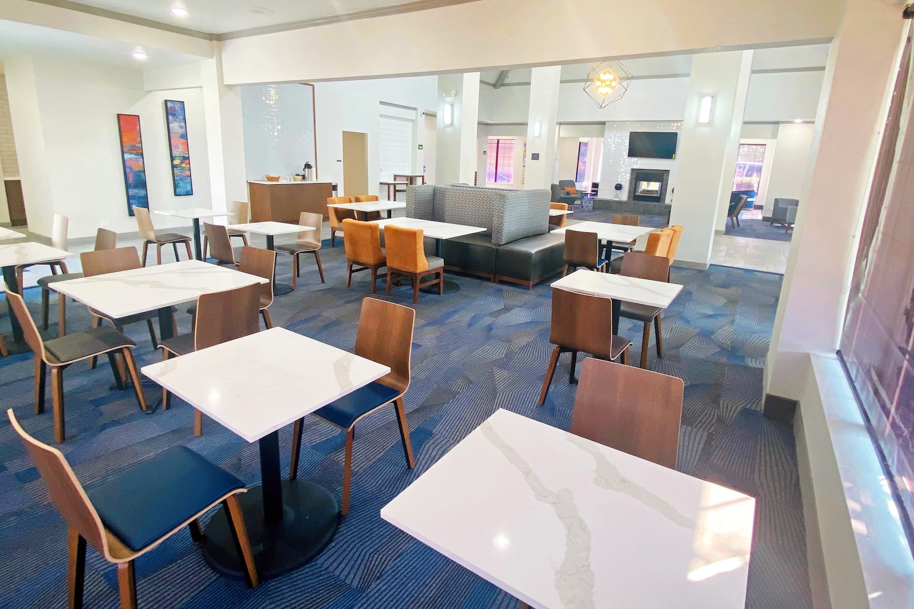 Free breakfast at La Quinta Inn & Suites by Wyndham South Holland in South Holland, Illinois