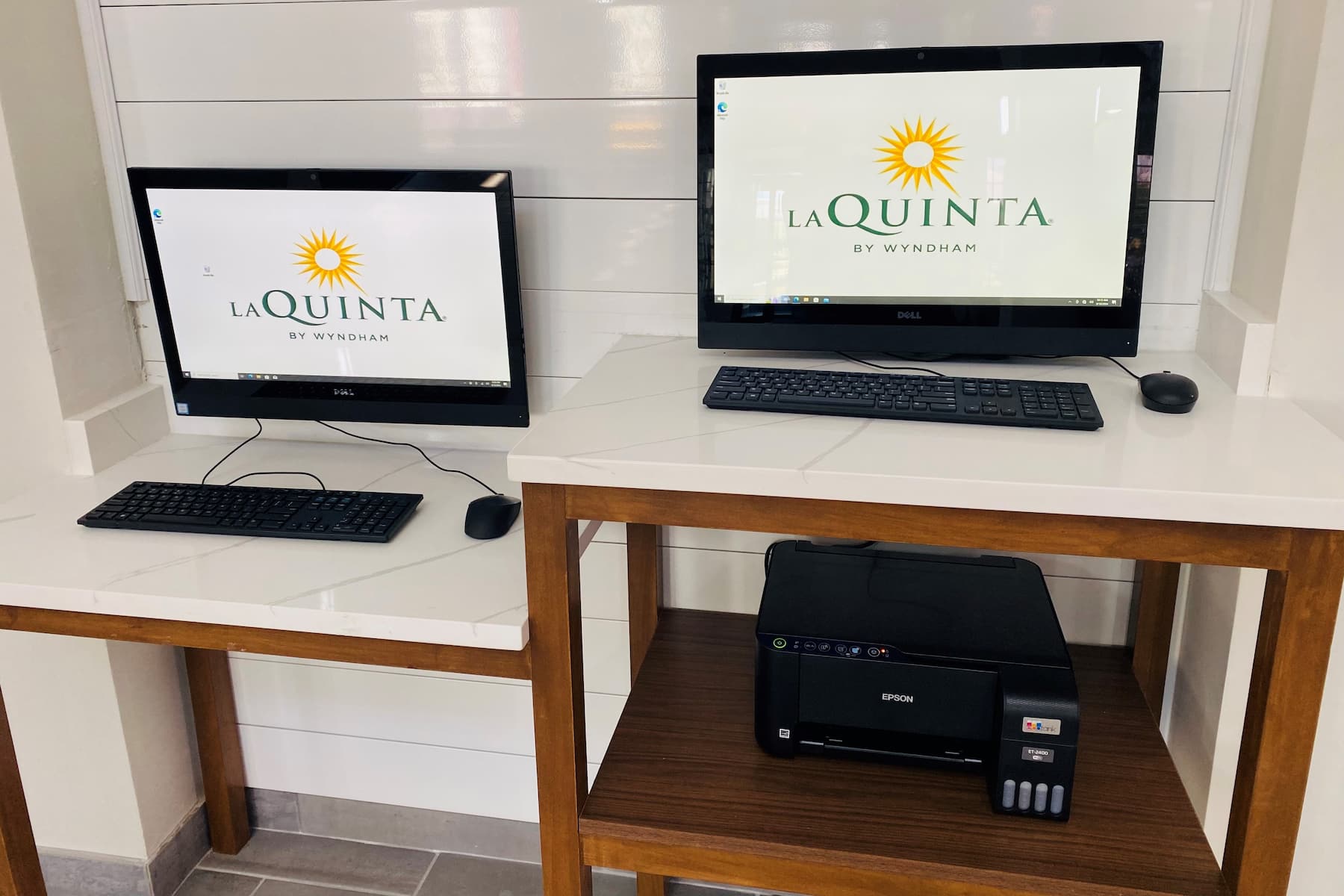 La Quinta Inn & Suites by Wyndham South Holland business center in South Holland, Illinois