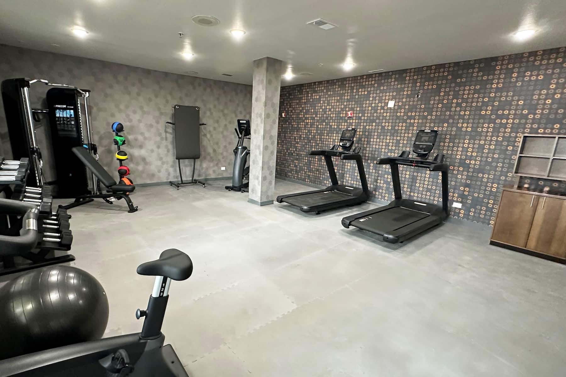 Fitness room at La Quinta Inn & Suites by Wyndham South Holland in South Holland, Illinois