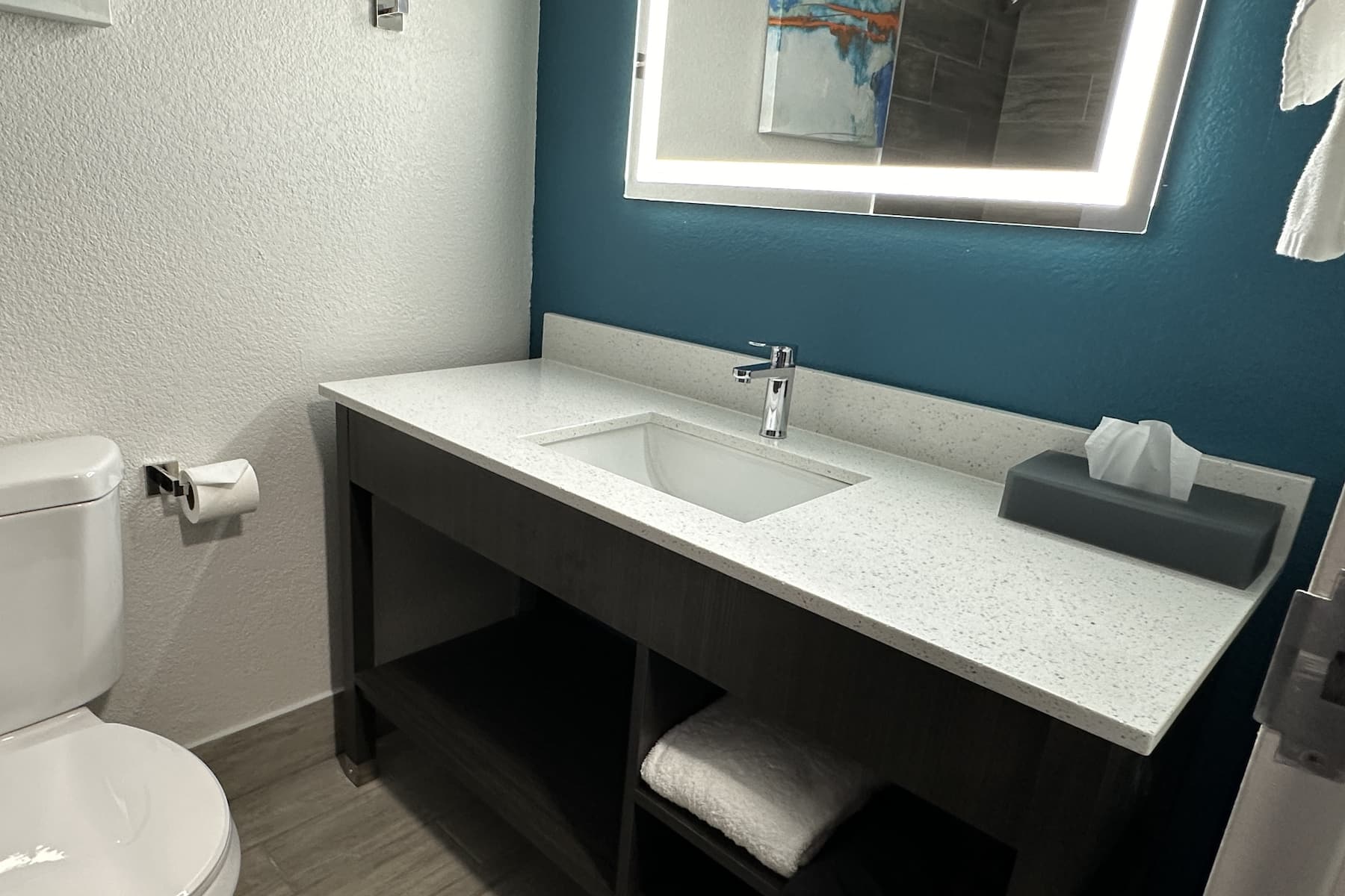 Guest room bath at the La Quinta Inn & Suites by Wyndham South Holland in South Holland, Illinois