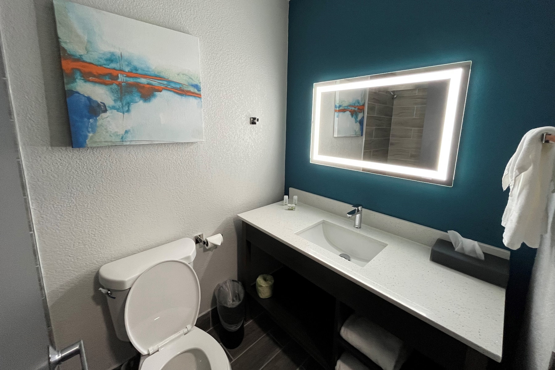 Guest room bath at the La Quinta Inn & Suites by Wyndham South Holland in South Holland, Illinois