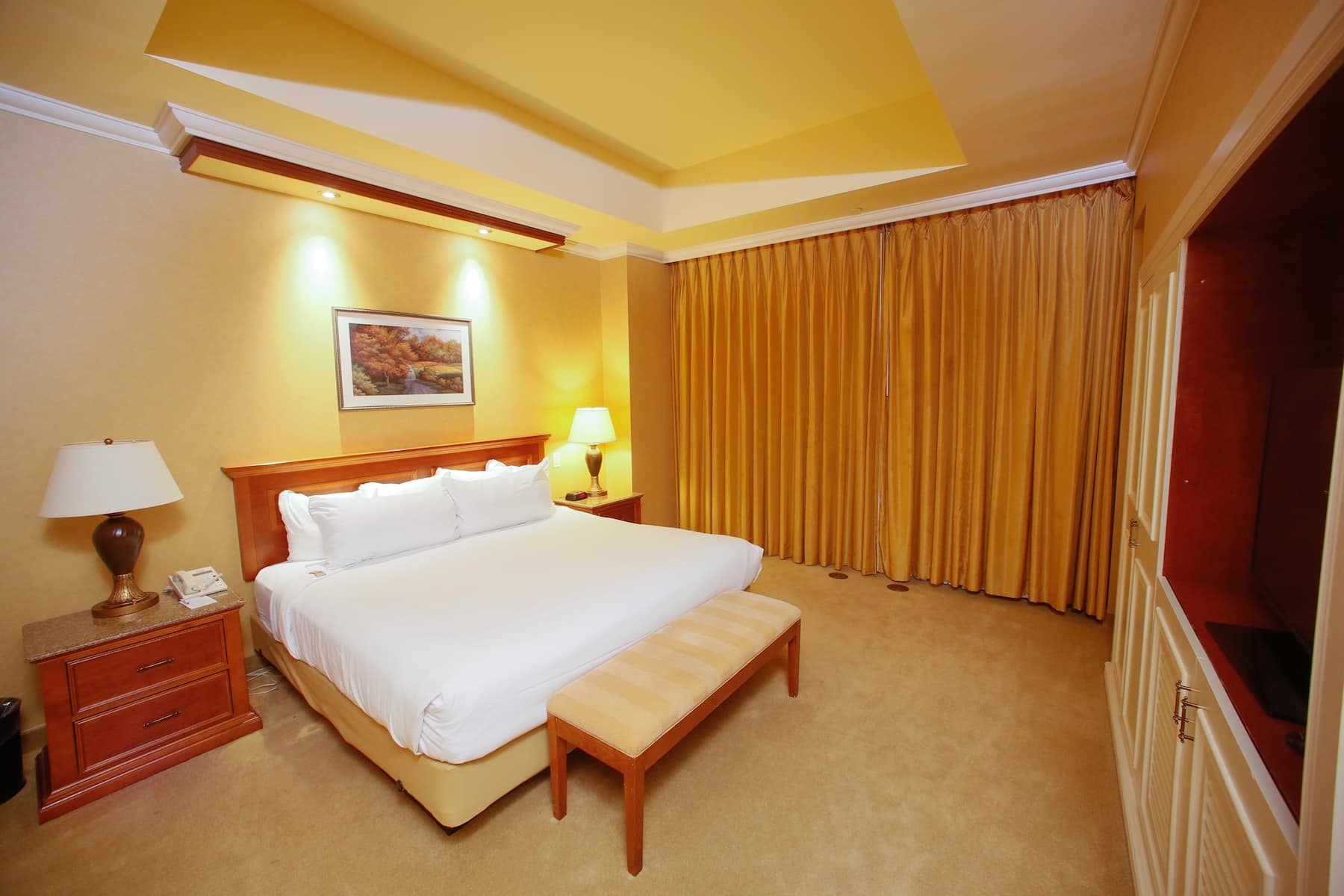 Guest room at the Harrah's Kansas City, Trademark Collection by Wyndham in North Kansas City, Missouri