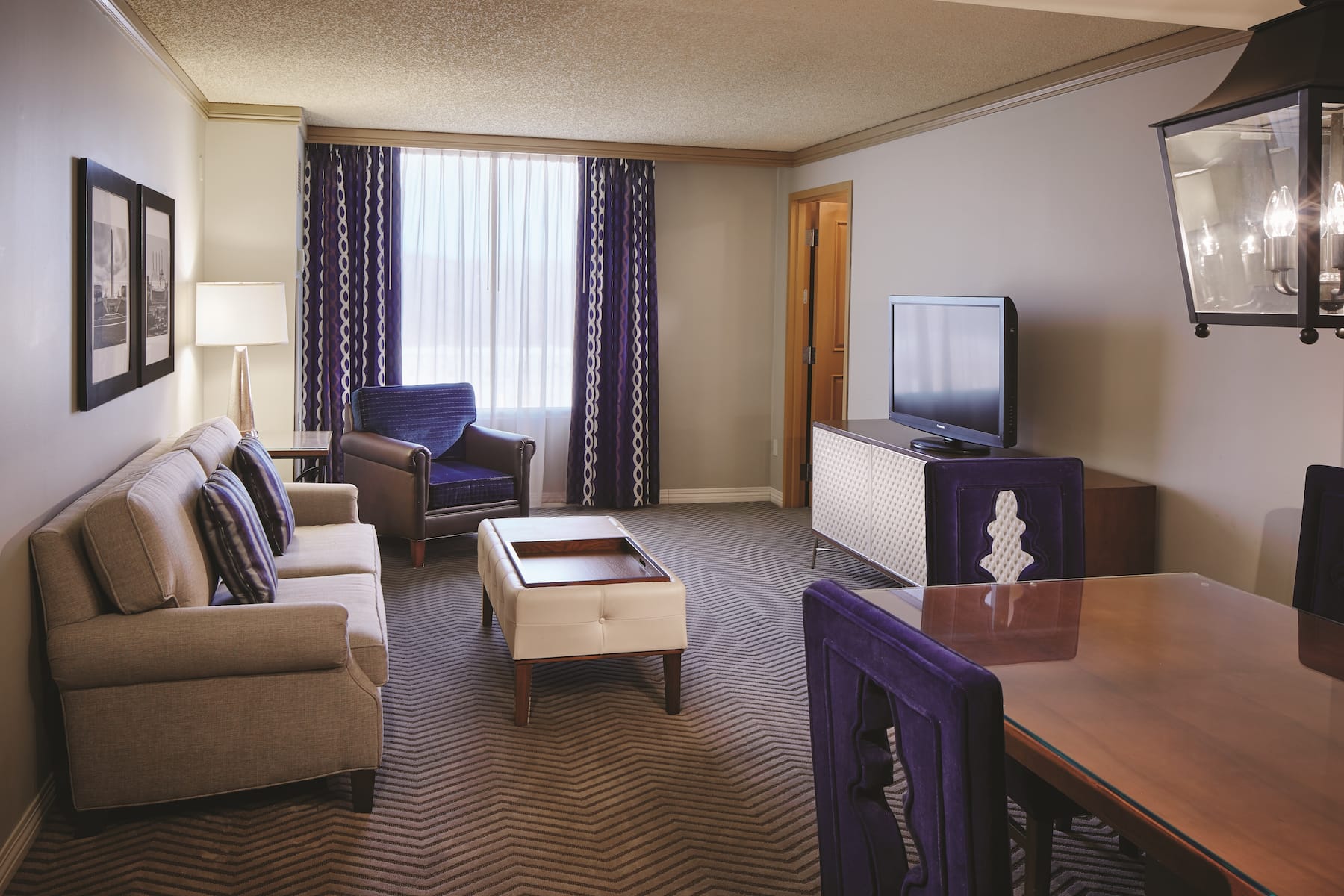 Guest room at the Harrah's Kansas City, Trademark Collection by Wyndham in North Kansas City, Missouri