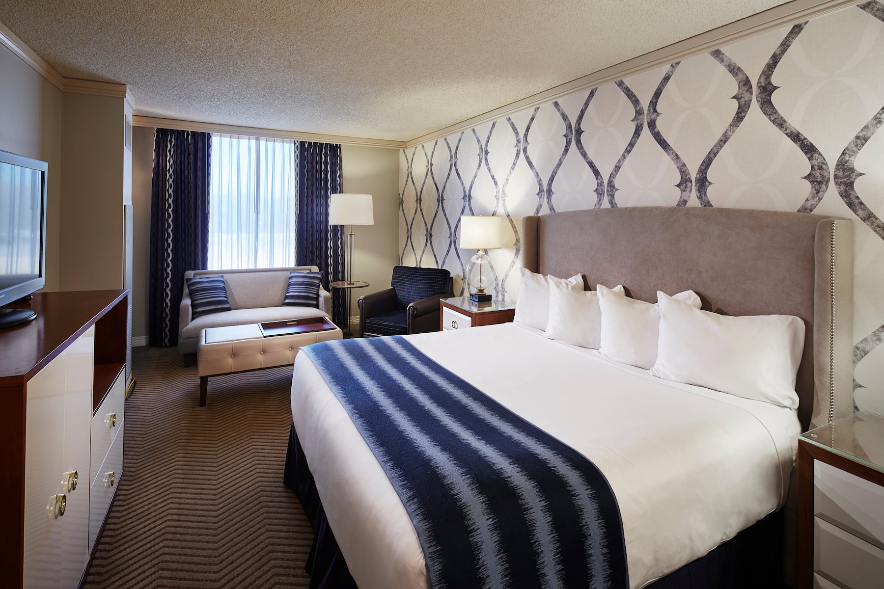 Guest room at the Harrah's Kansas City, Trademark Collection by Wyndham in North Kansas City, Missouri