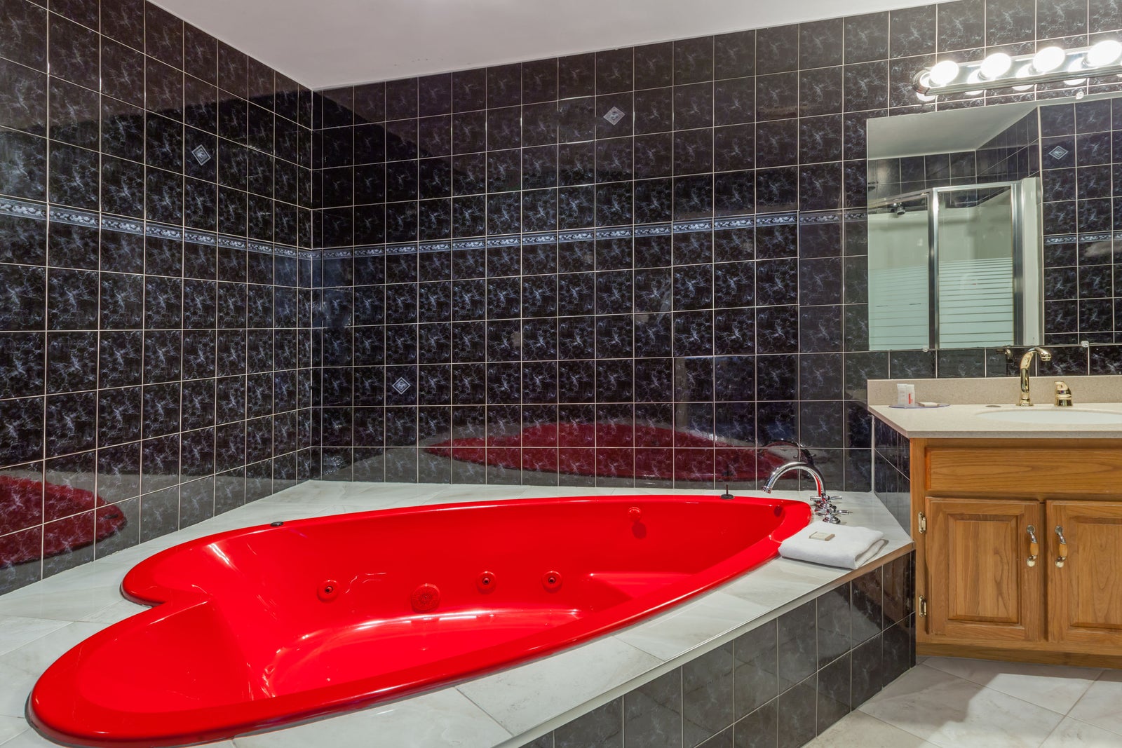 Honeymoon Suite