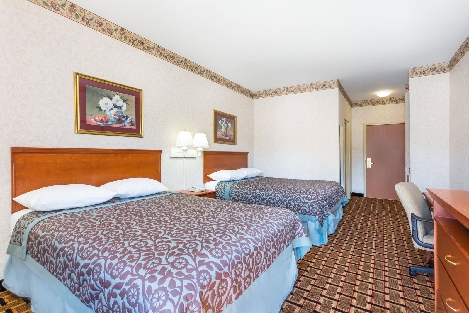 2 Queen Bed Room