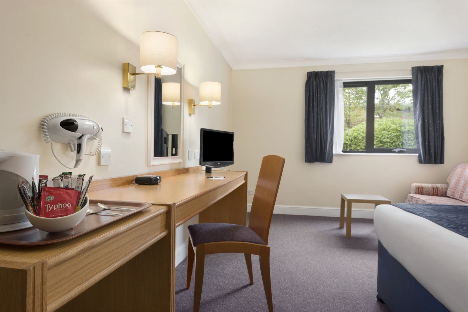 1 Double 1 Sofa Bed Room