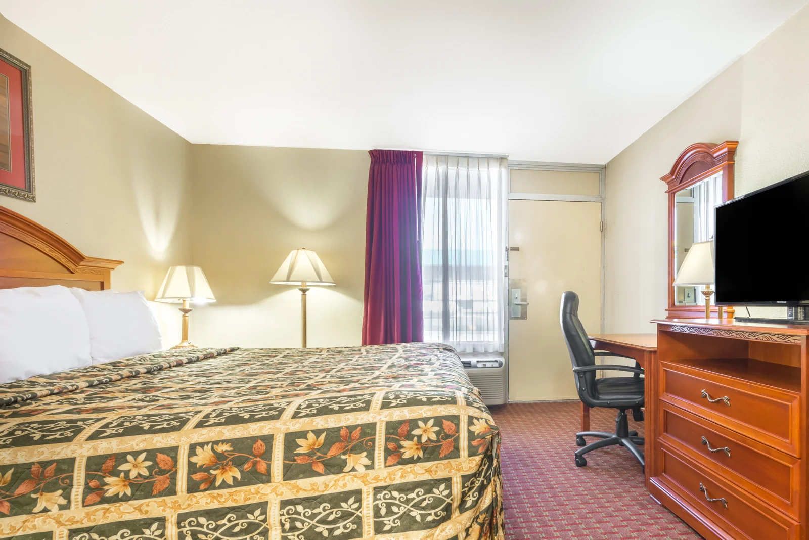 1 King Bed Room