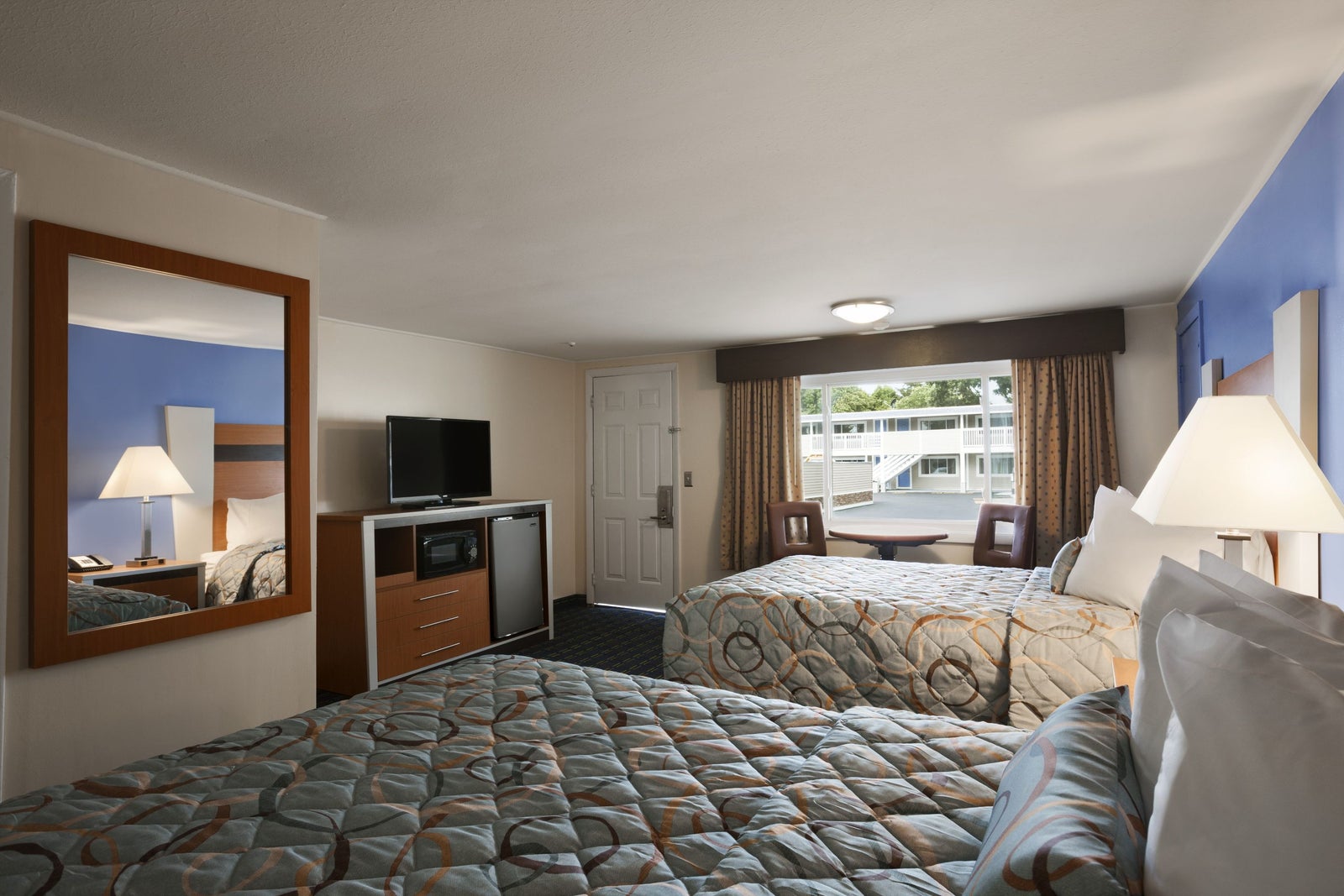 2 Double Bed Room
