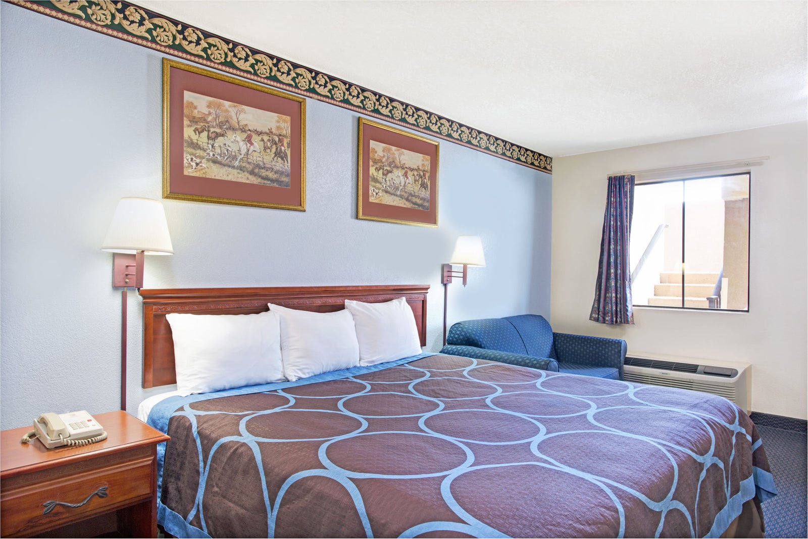 1 King Bed Room