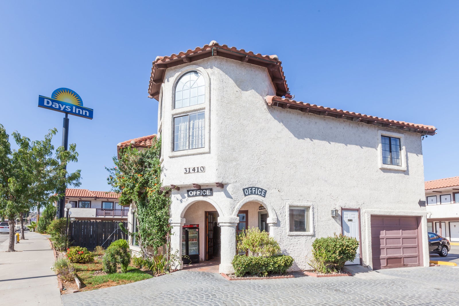 Days Inn by Wyndham Castaic Six Flags Magic Mountain | Castaic, CA Hotels