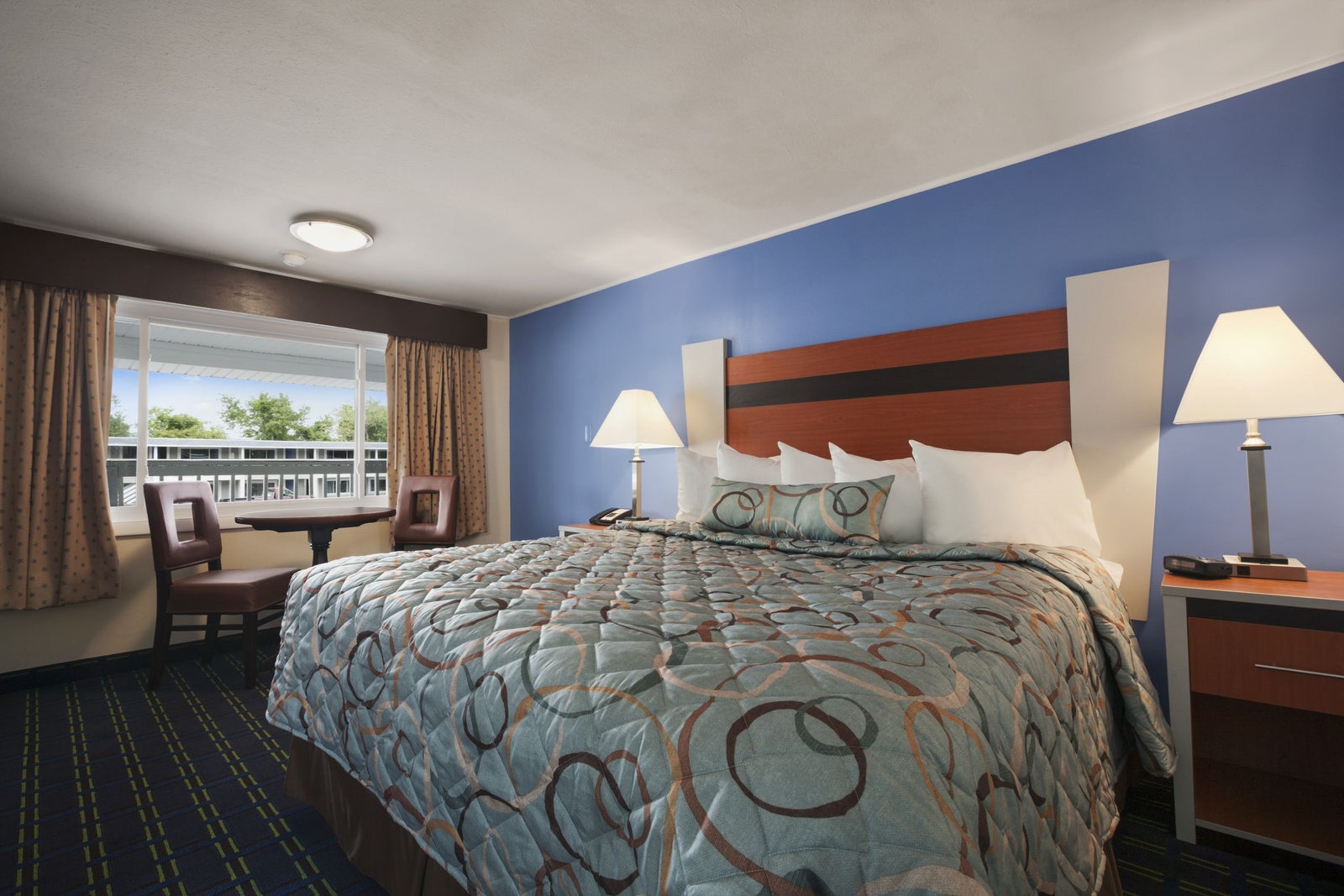 1 King Bed Room