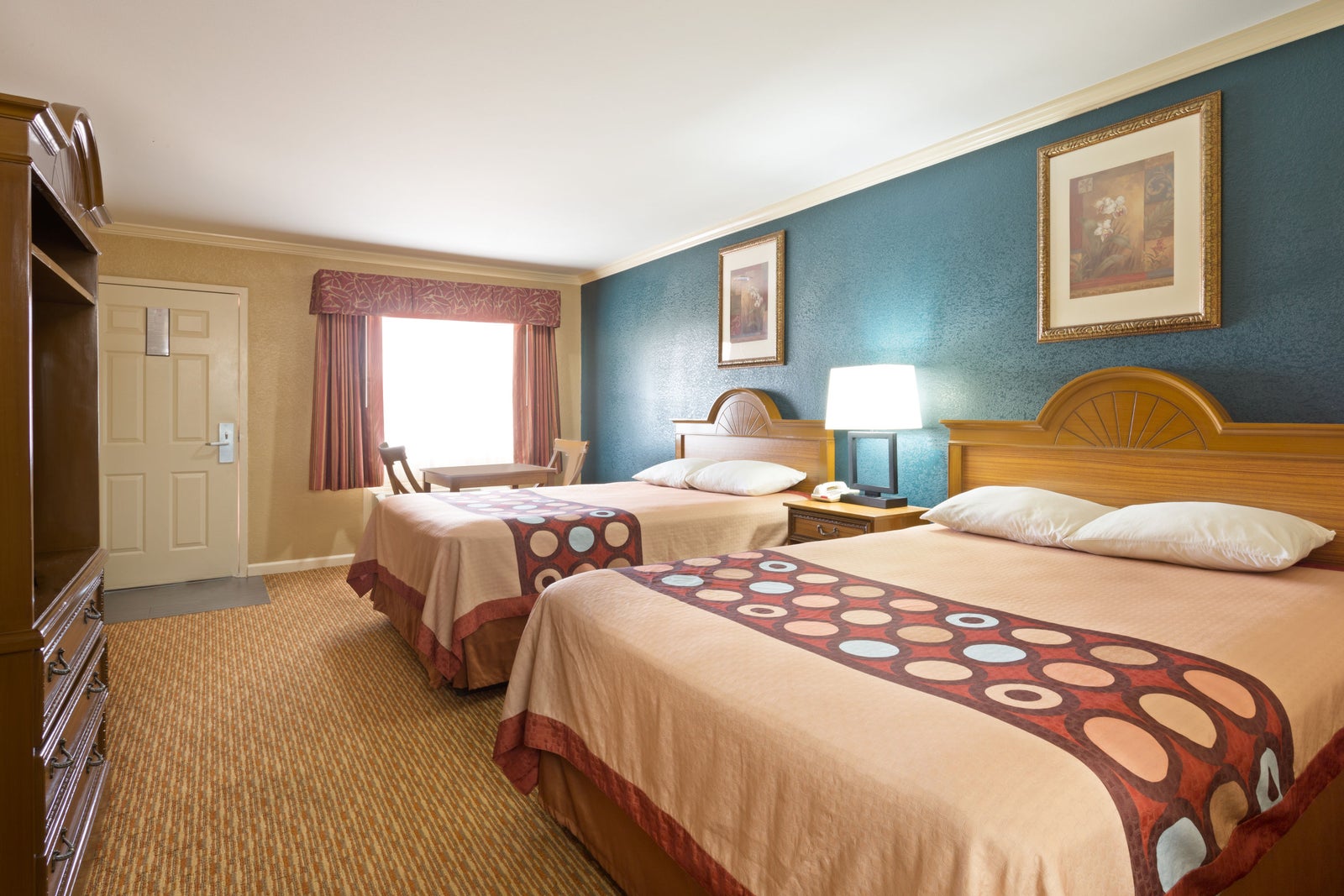 2 King Bed Room