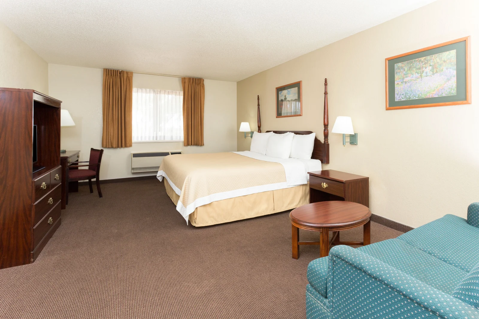 1 King Bed Room