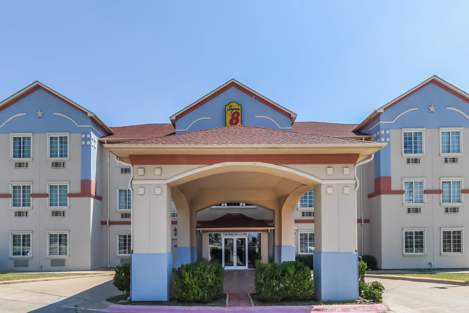 Welcome to the Super 8 Alvarado