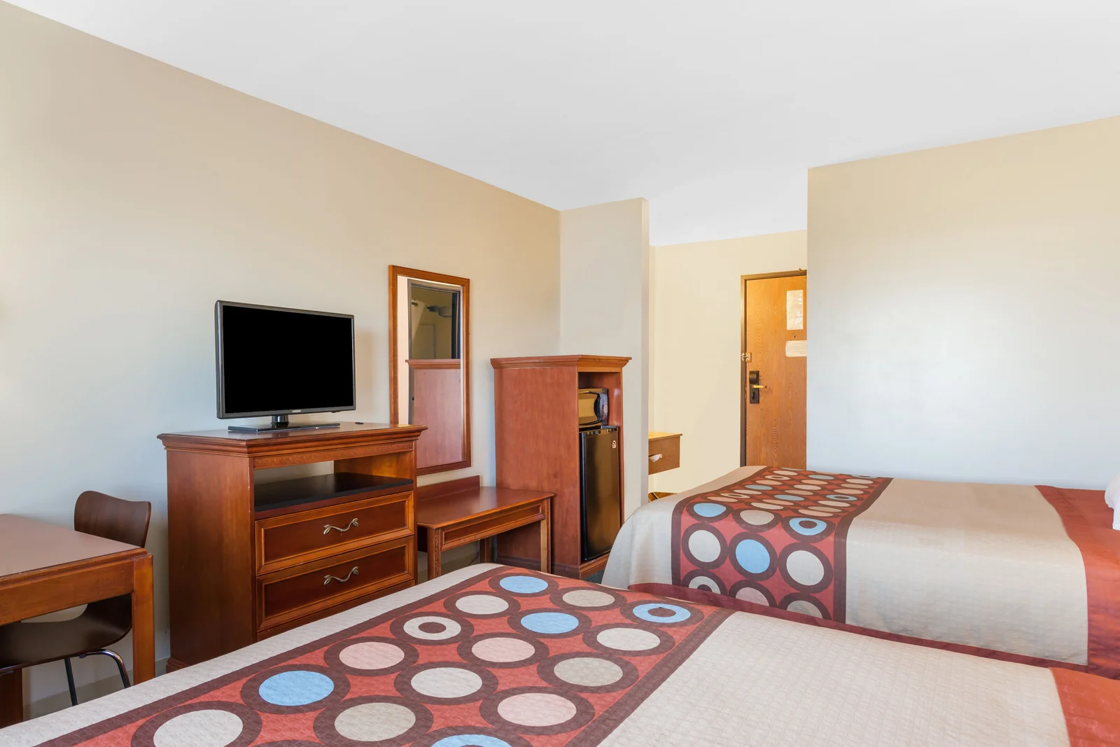 2 Queen Bed Room