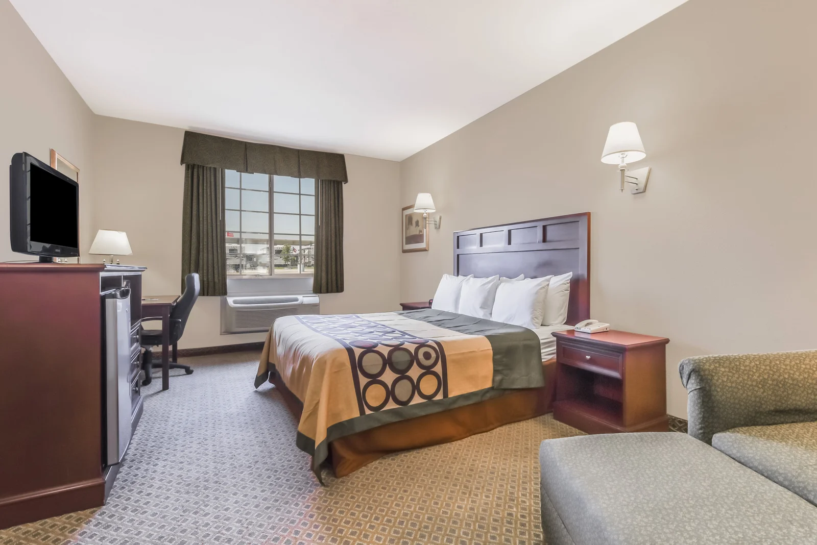 1 King Bed Room