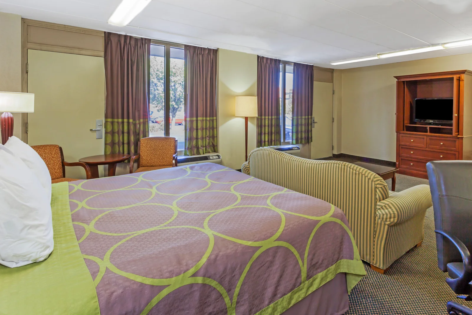 1 King Bed Suite
