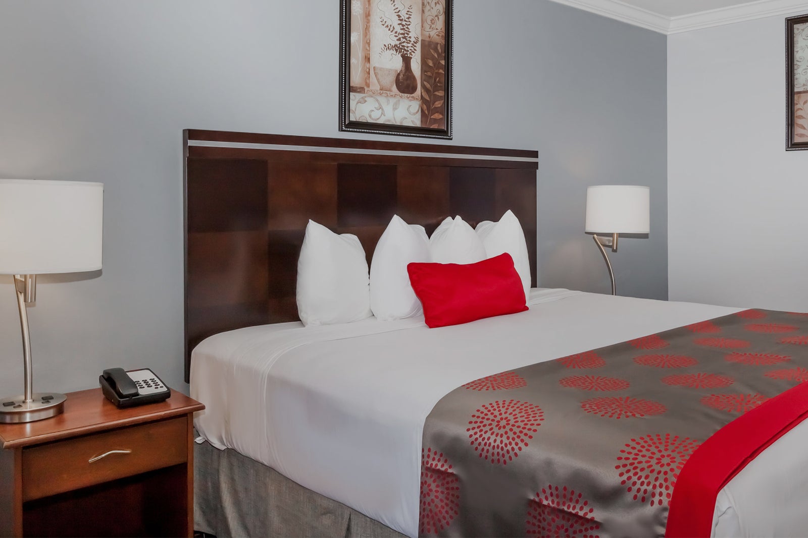 Guest room Ramada by Wyndham Poway