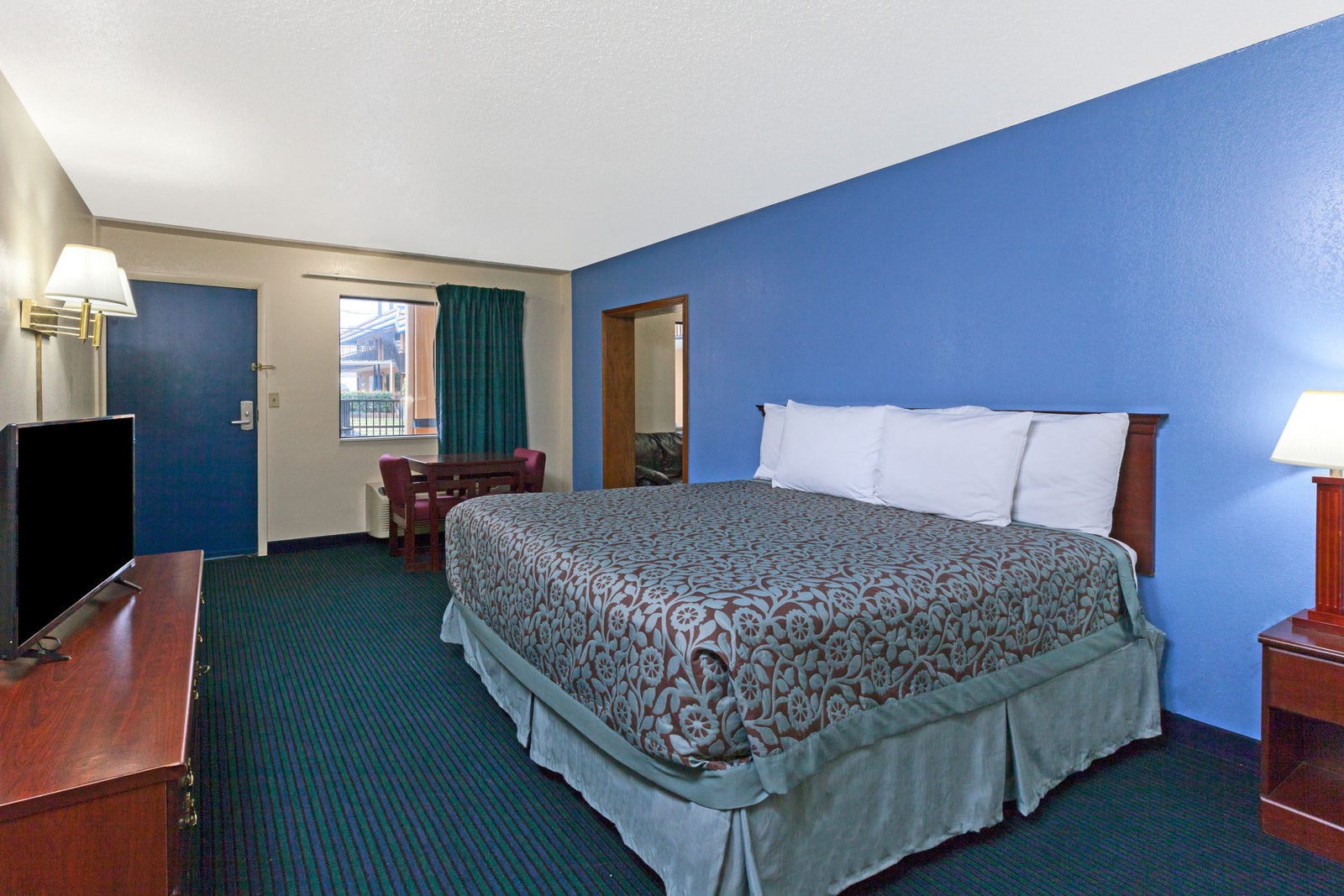 1 King Bed Room