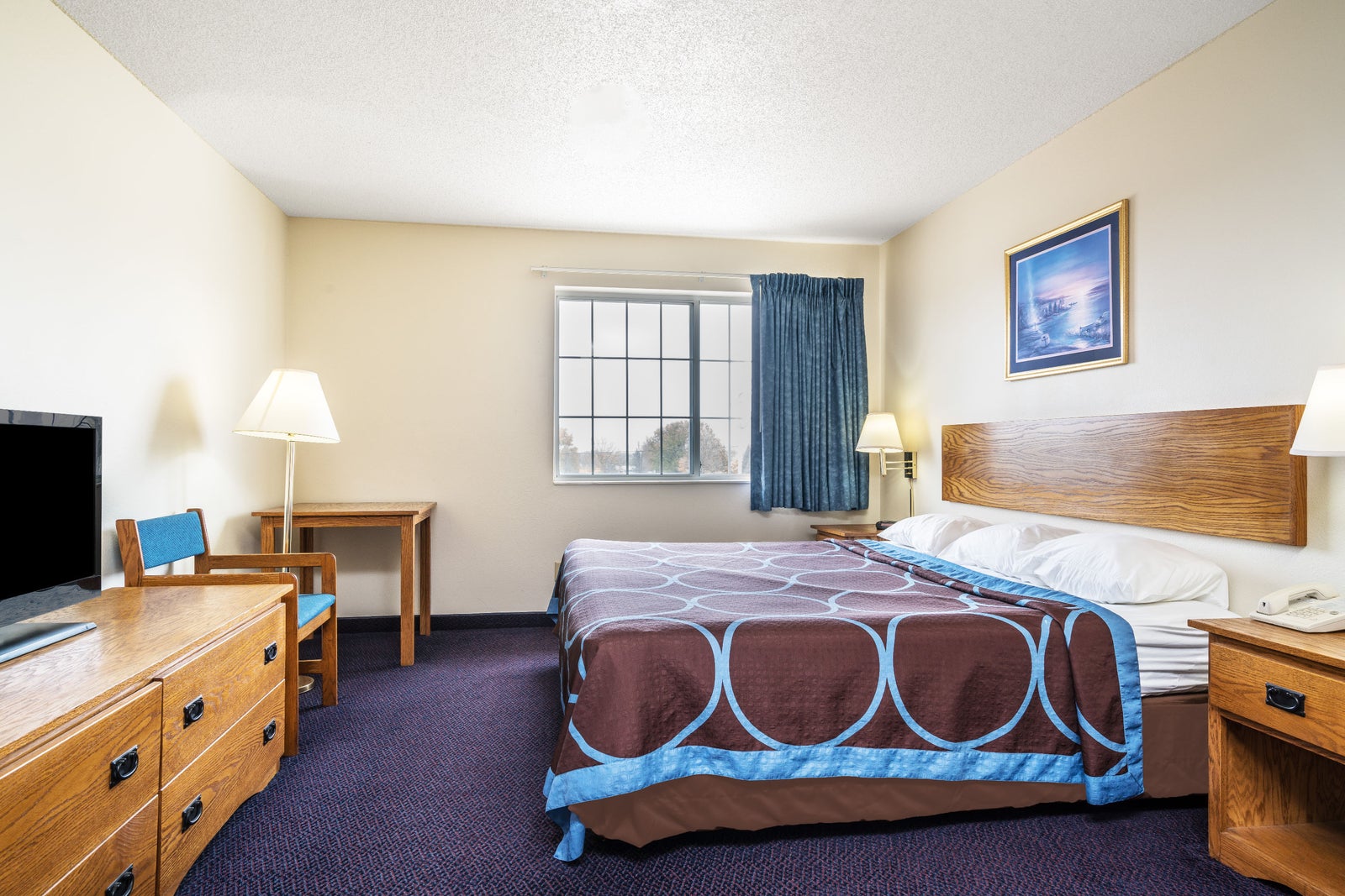 1 King Bed Room