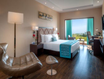 1 King Bed Suite