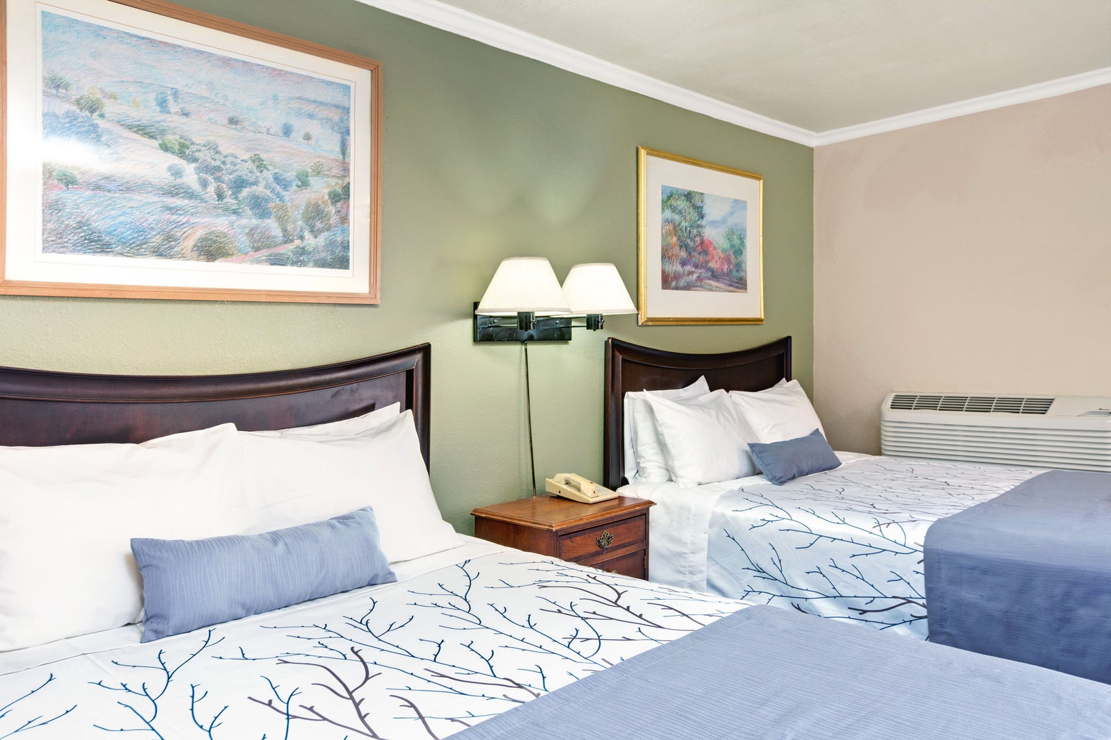 2 Queen Bed Room