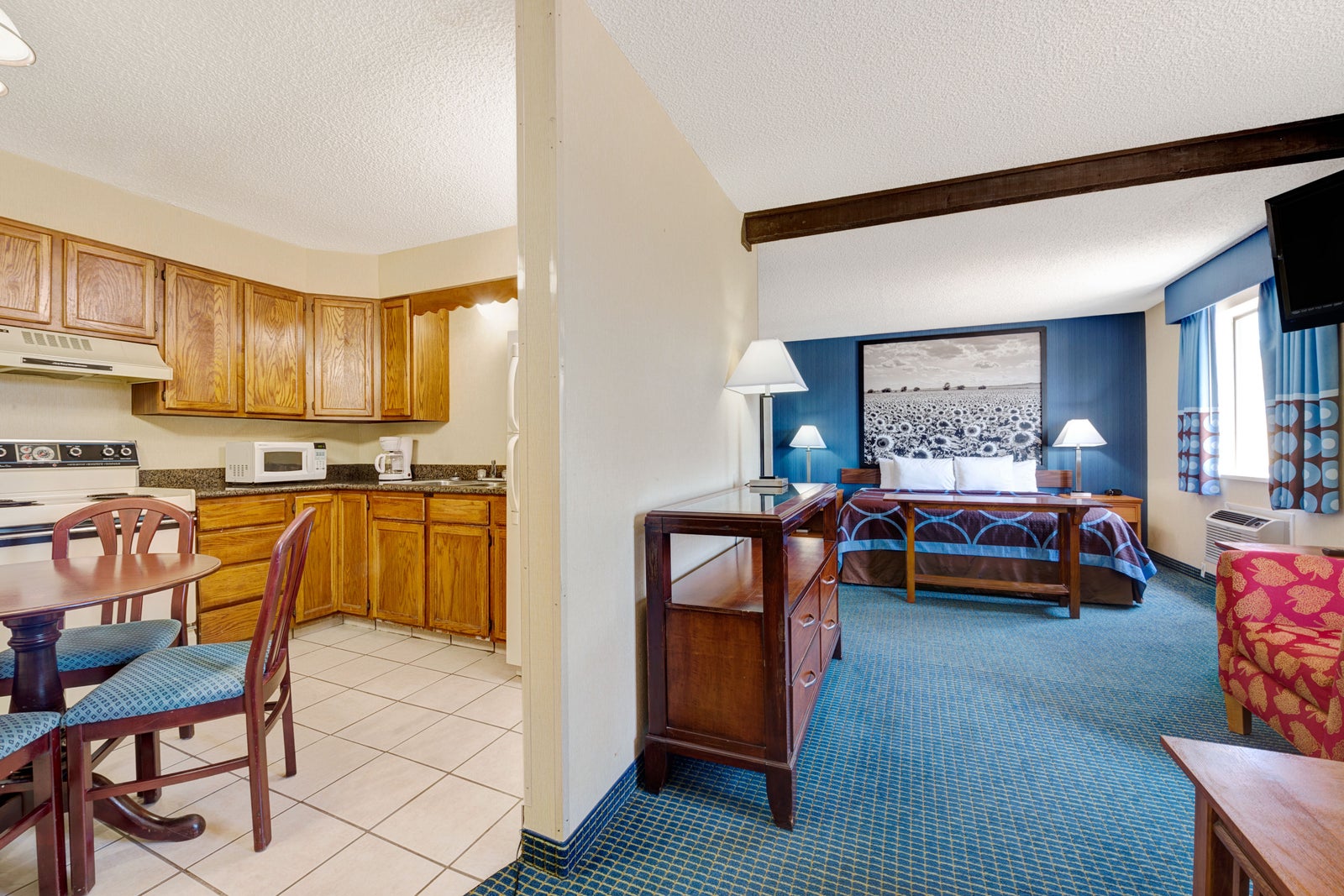 1 King Bed Suite