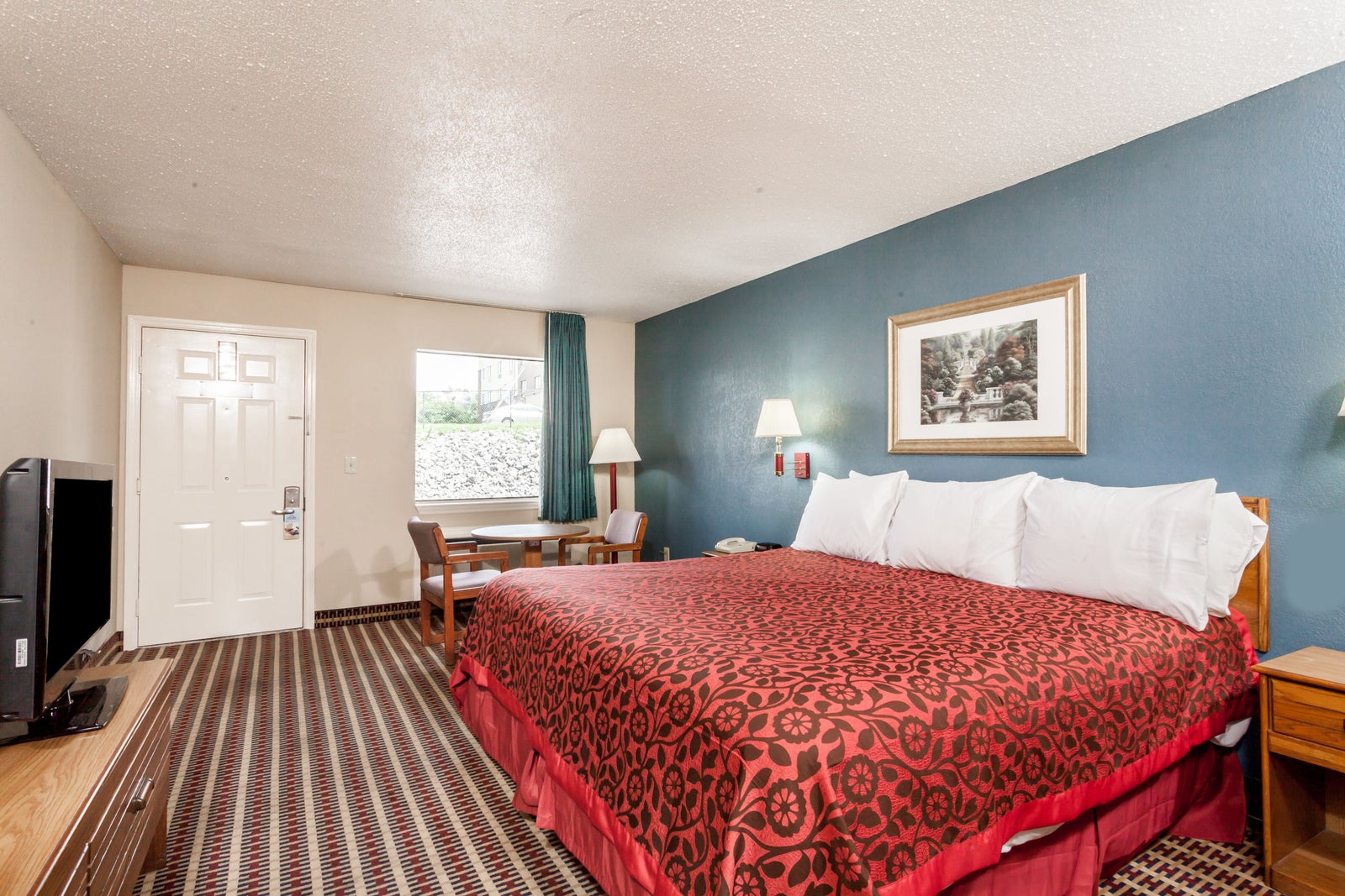 1 King Bed Room