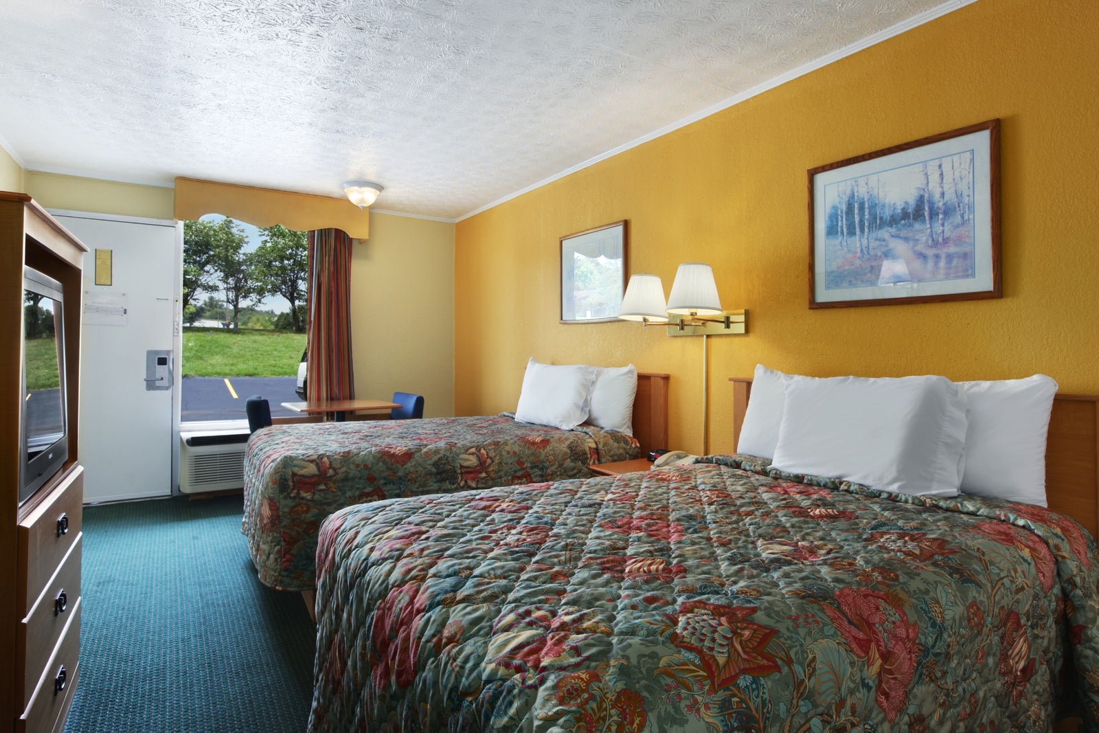 1 King Bed Room