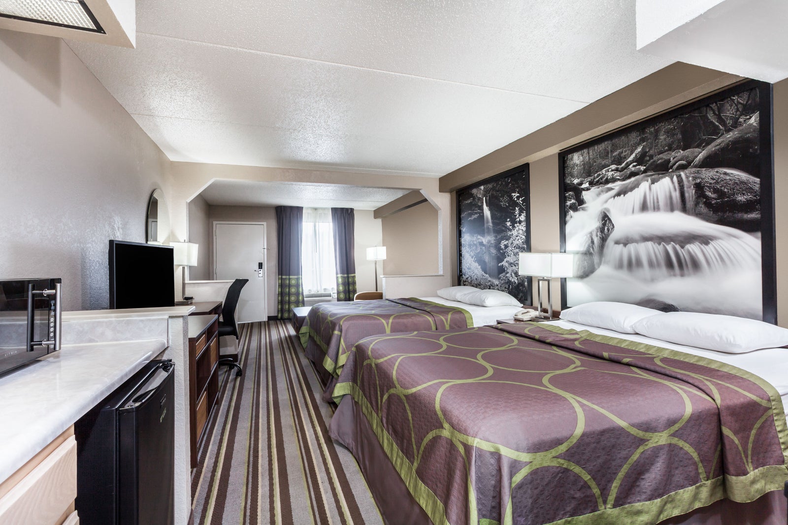 2 Queen Bed Room