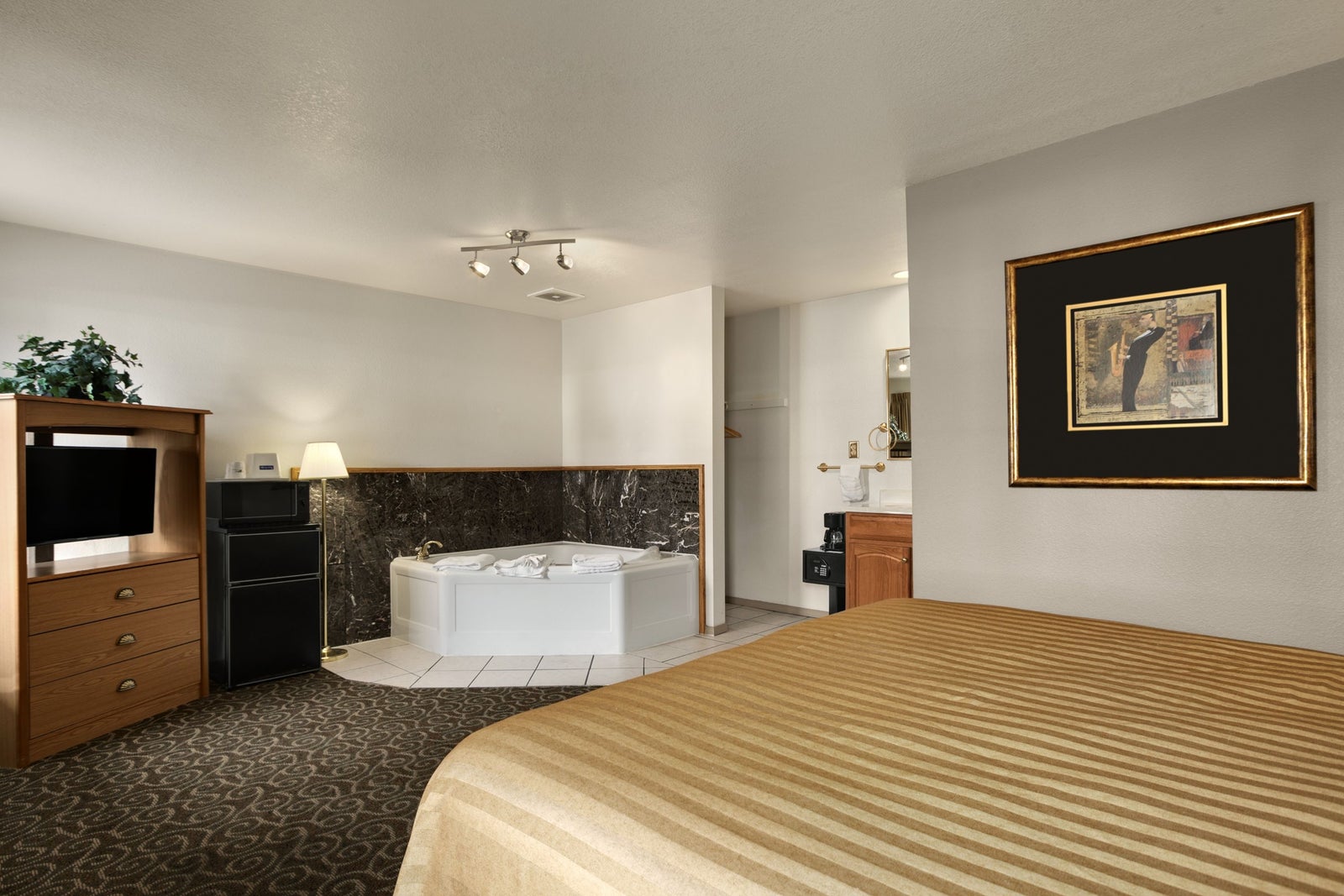 Jacuzzi Suite Queen