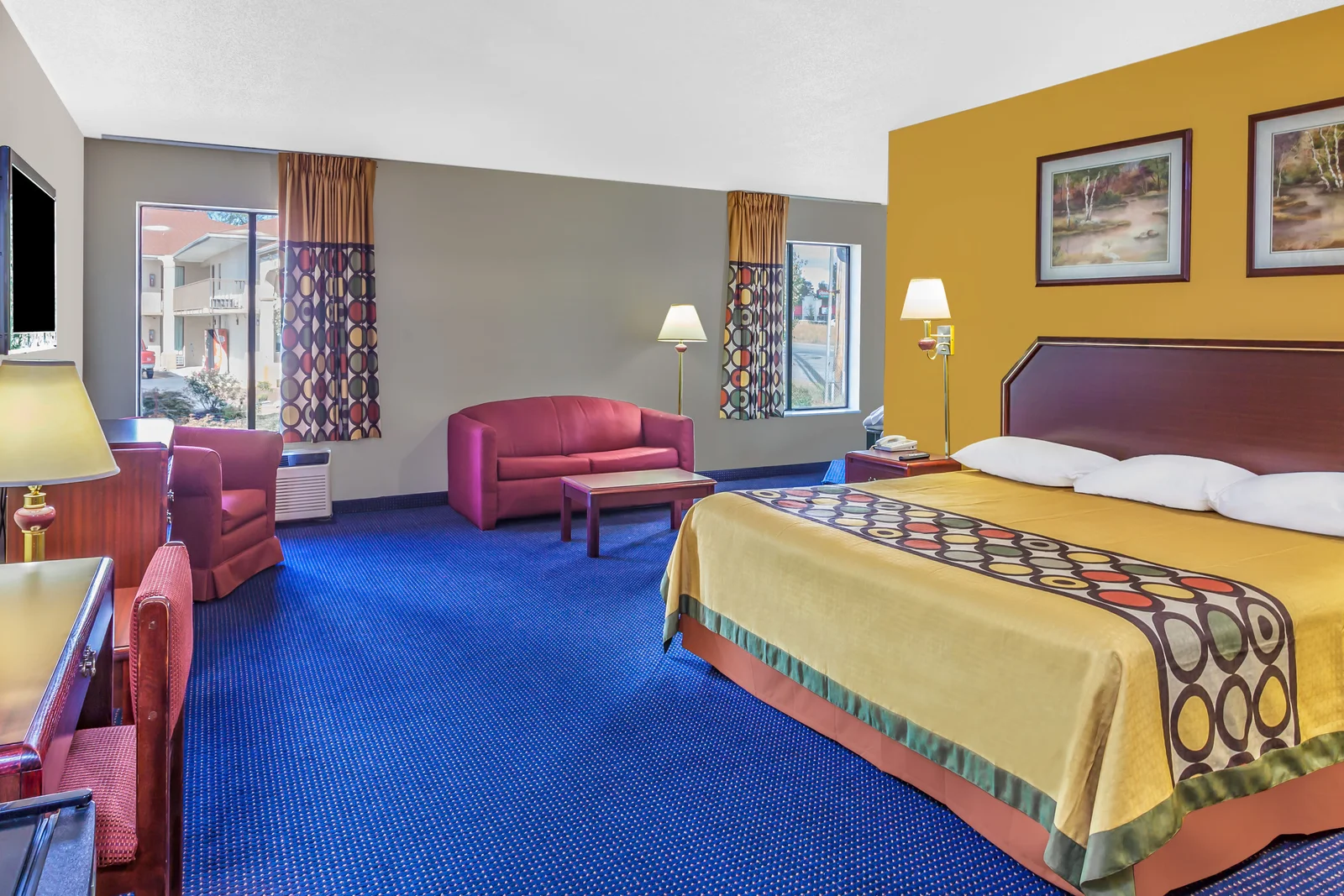 1 King Bed Room