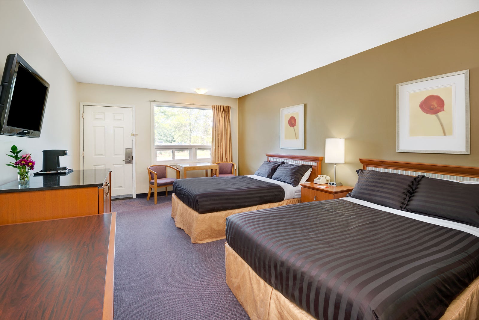 2 Double Bed Room