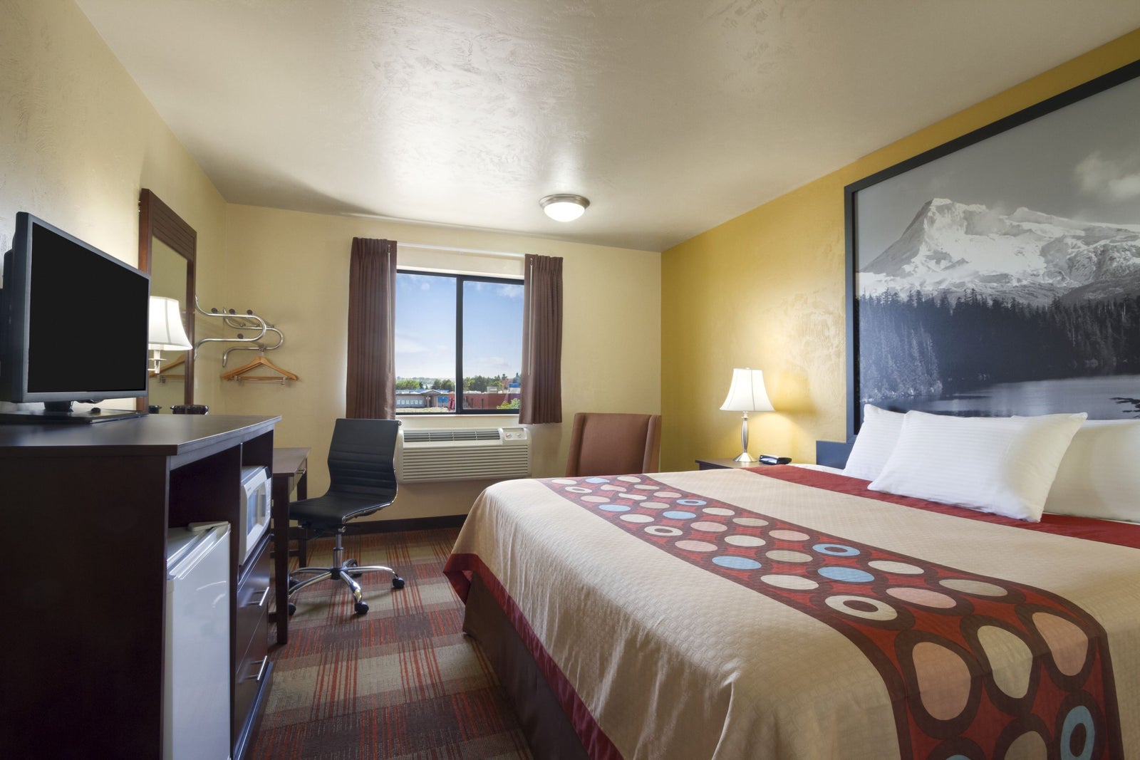 1 King Bed Room
