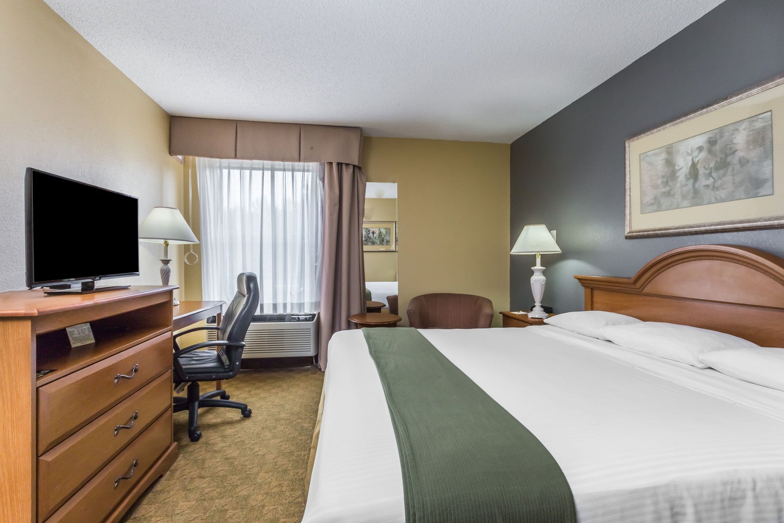 1 King Bed Room