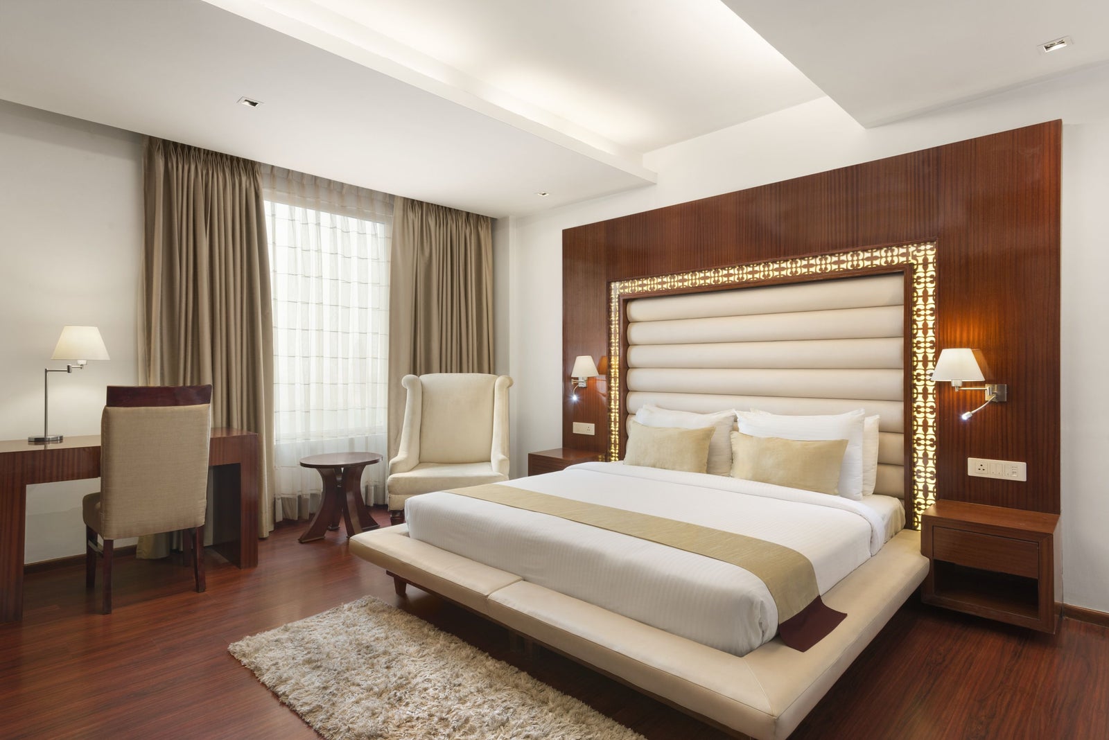 1 King Bed Suite