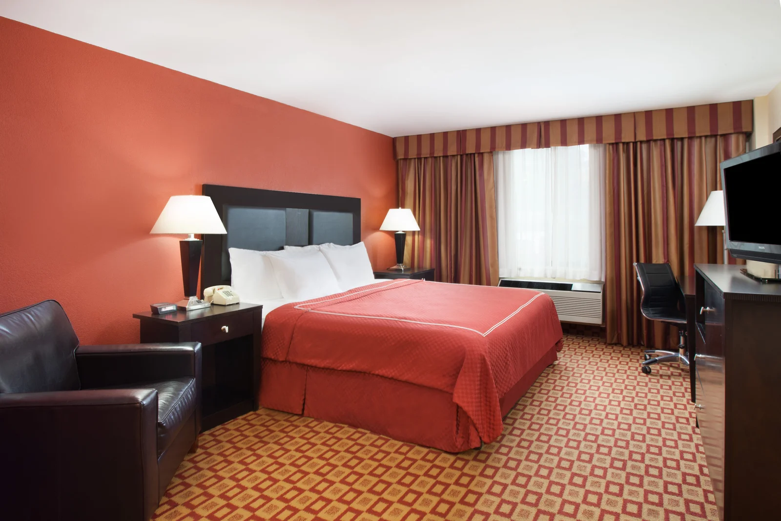 1 Bed Guest Room