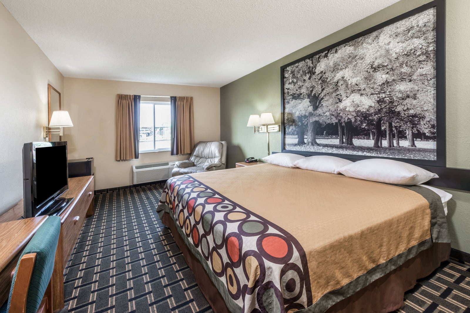 1 King Bed Room