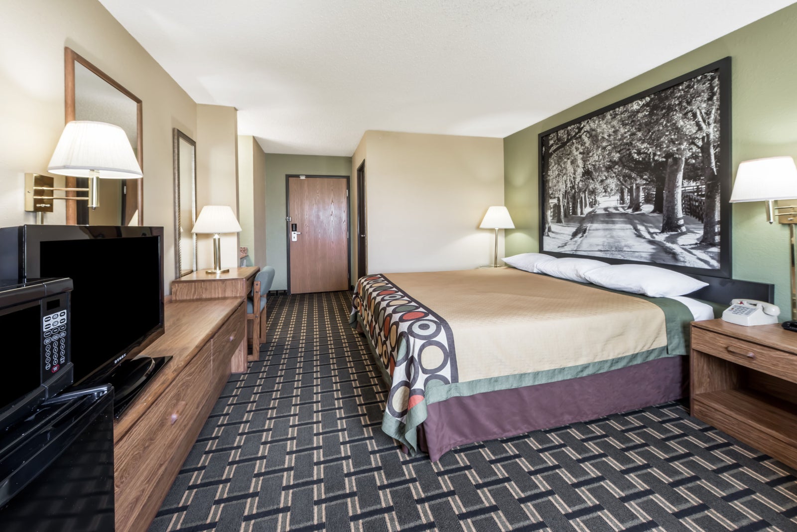 1 King Bed Room