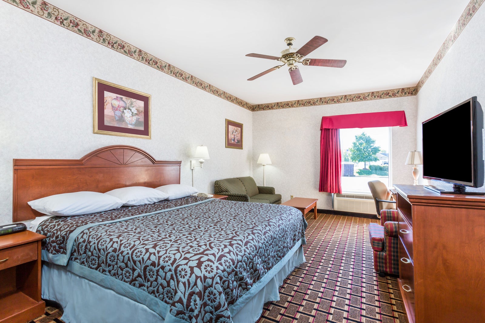 1 King Bed Room