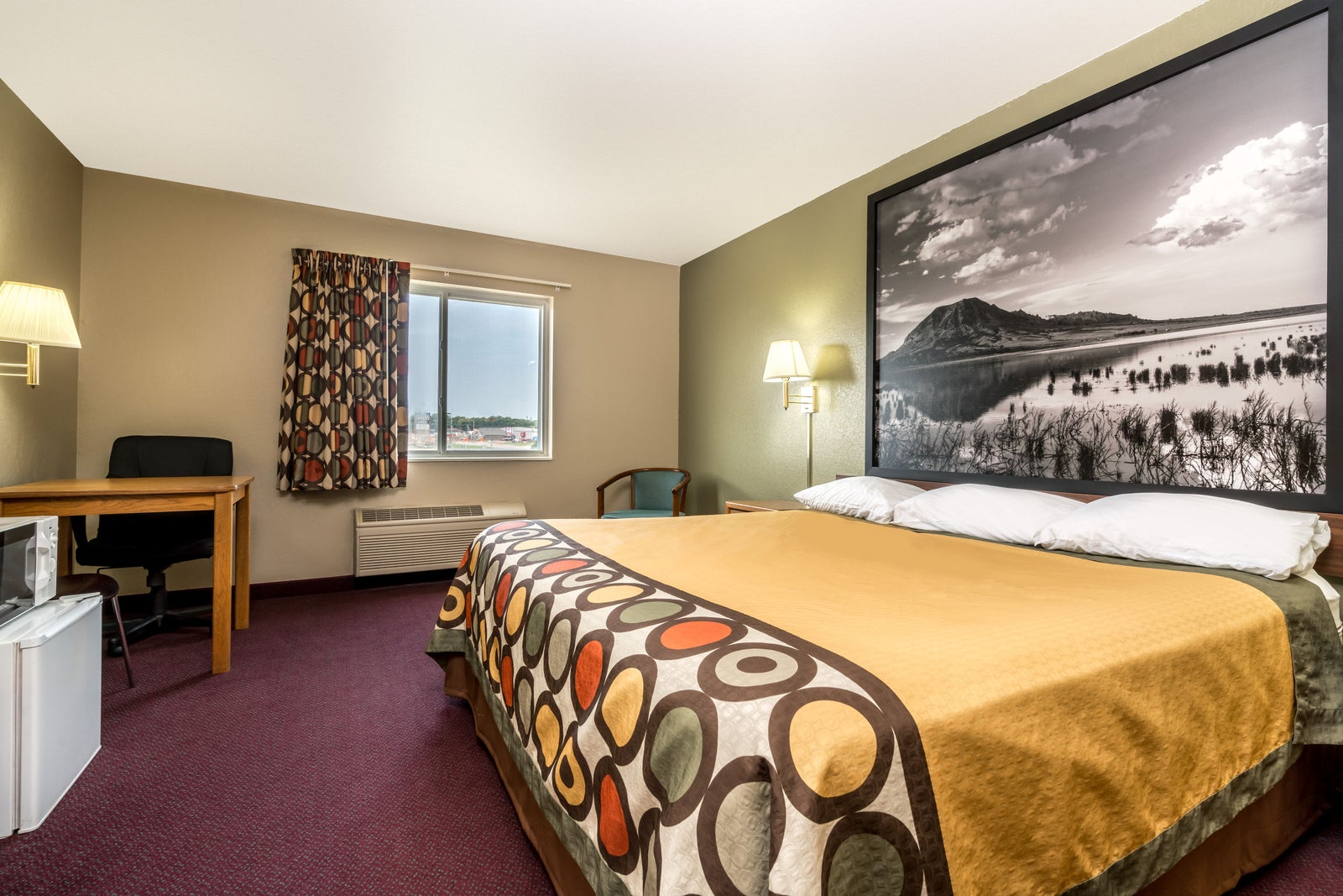 1 King Bed Room