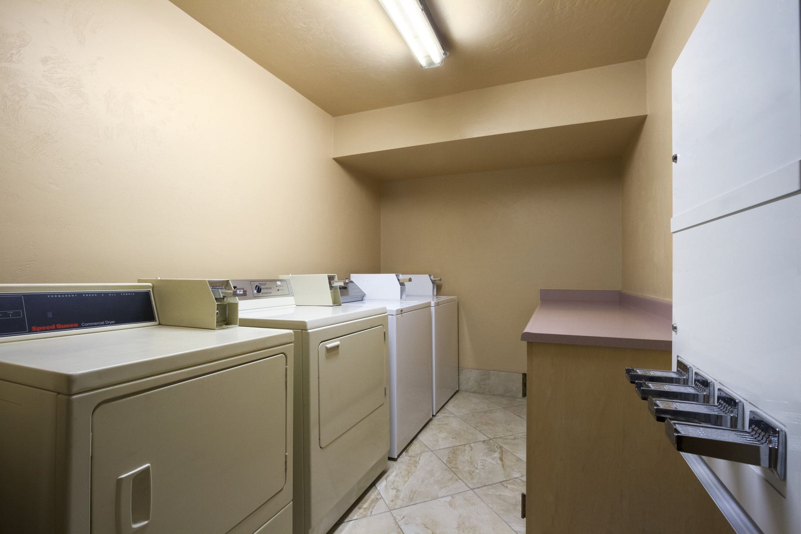 Guest Laundromat
