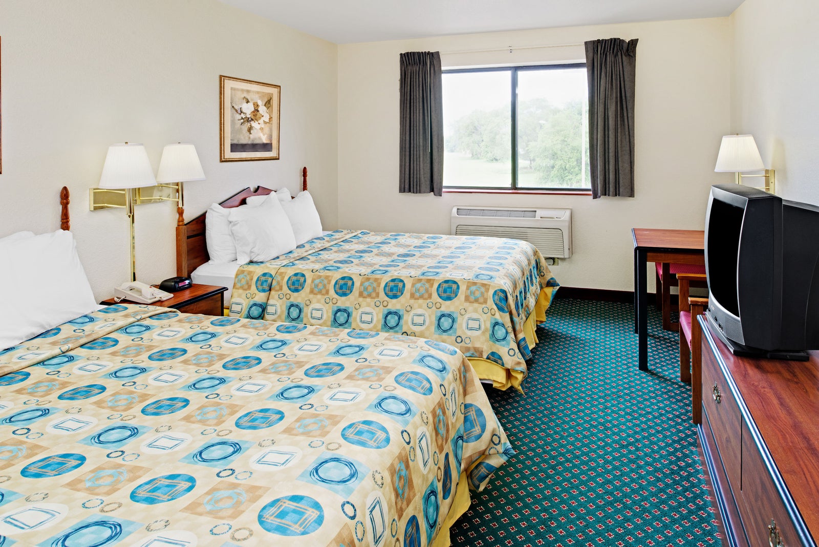 2 Queen Bed Room