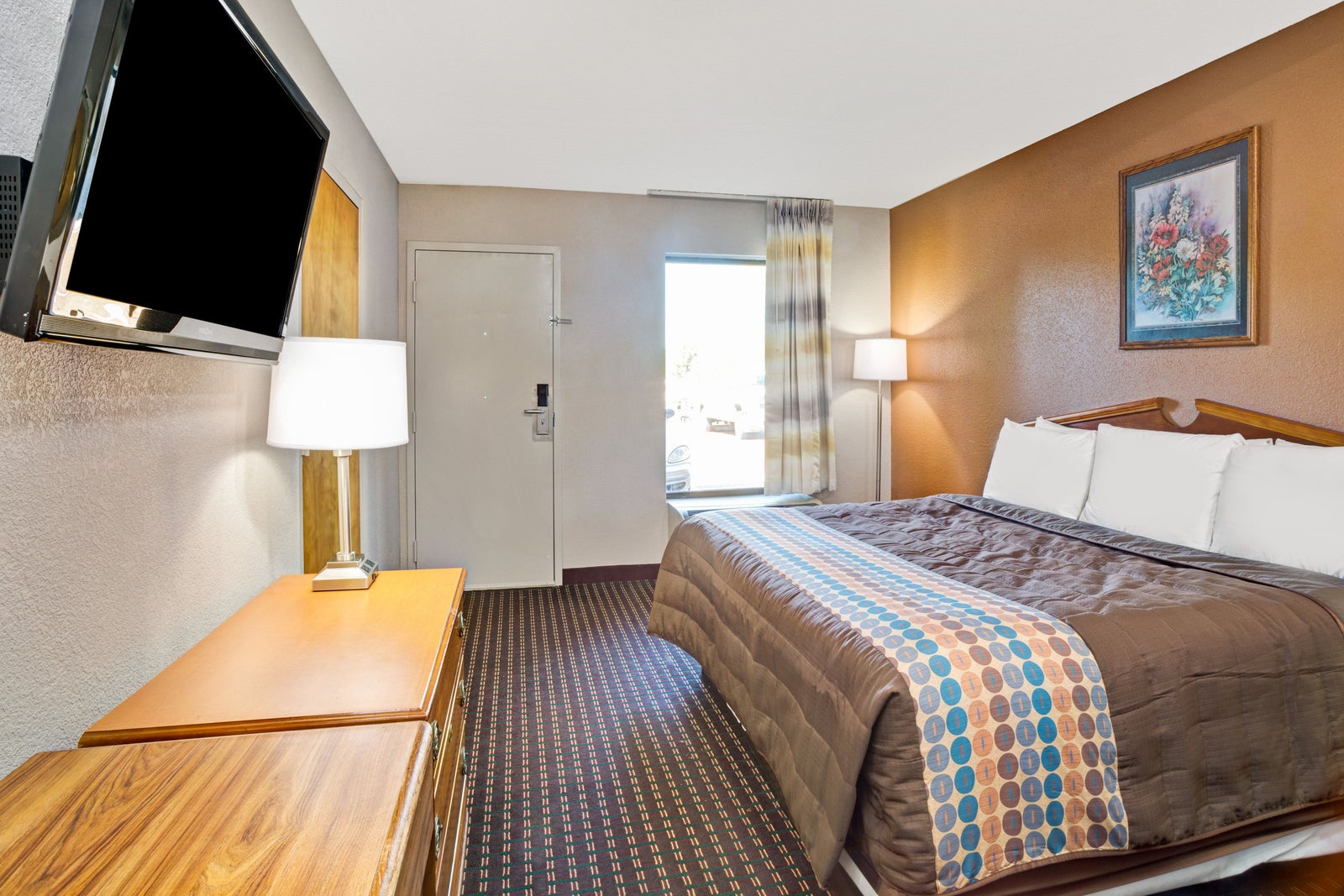 1 King Bed Room