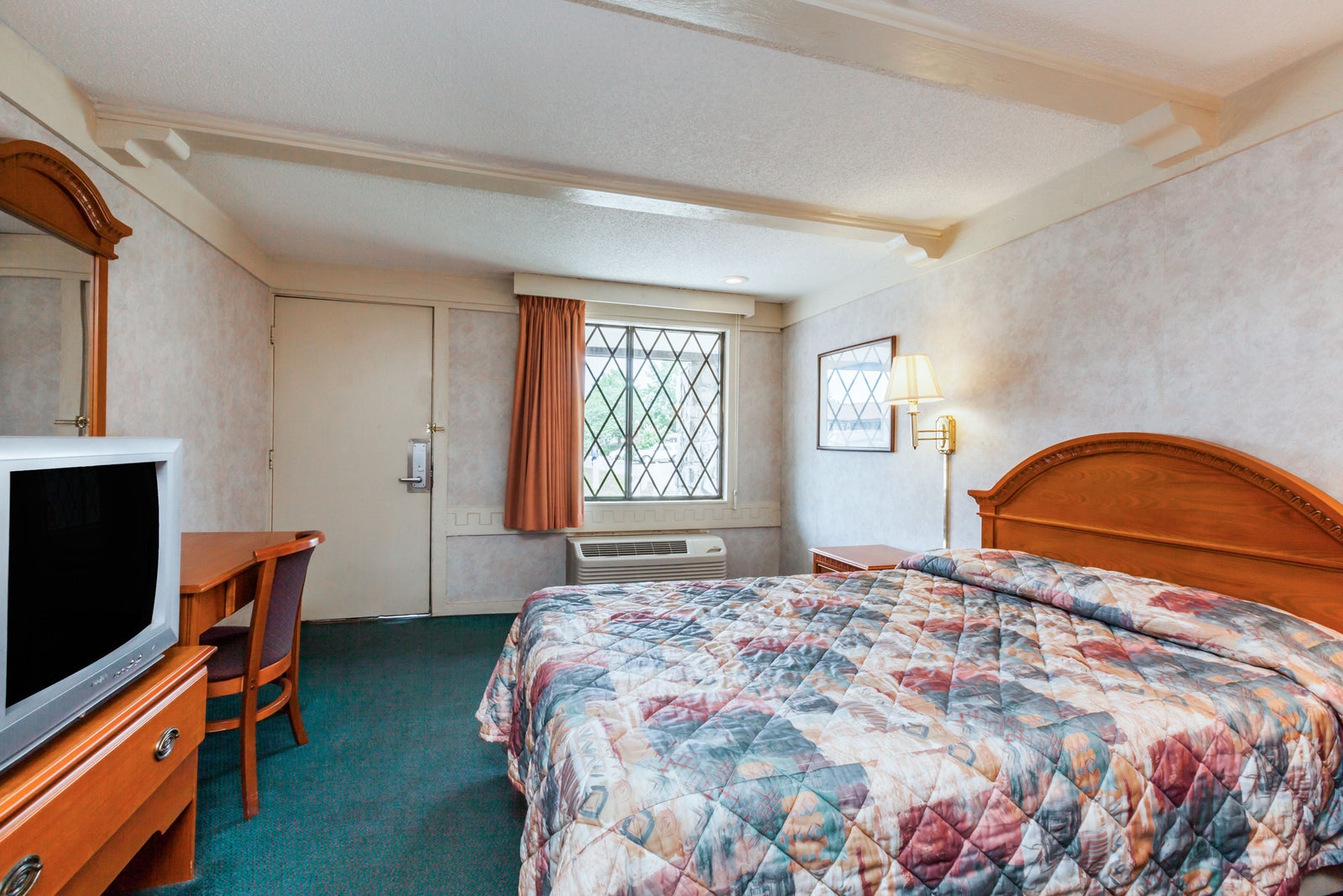 1 Double Bed Room