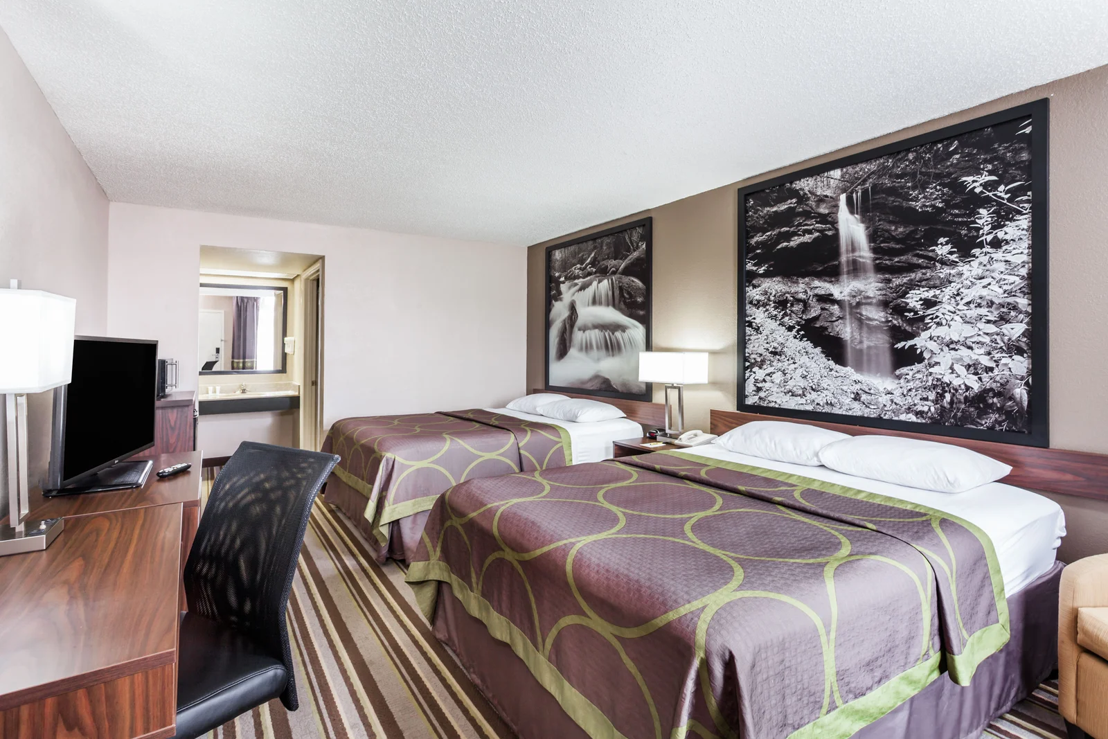 2 Queen Bed Room