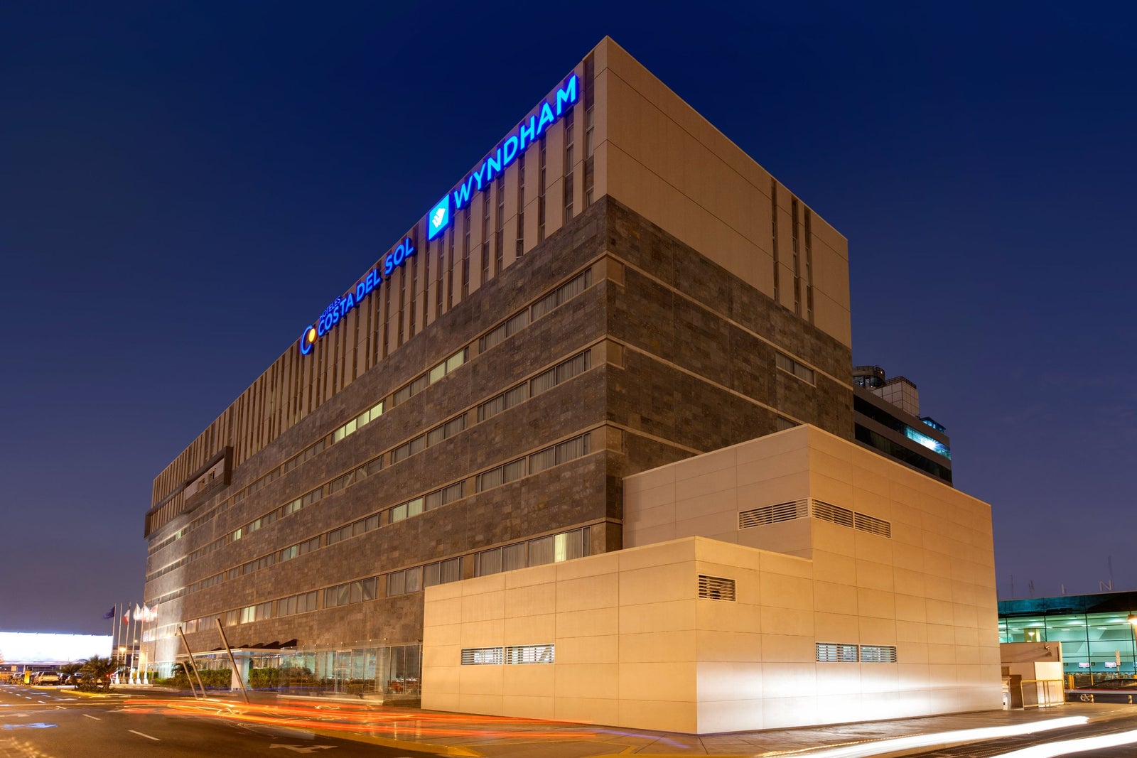 Wyndham Costa del Sol Lima Airport Exterior