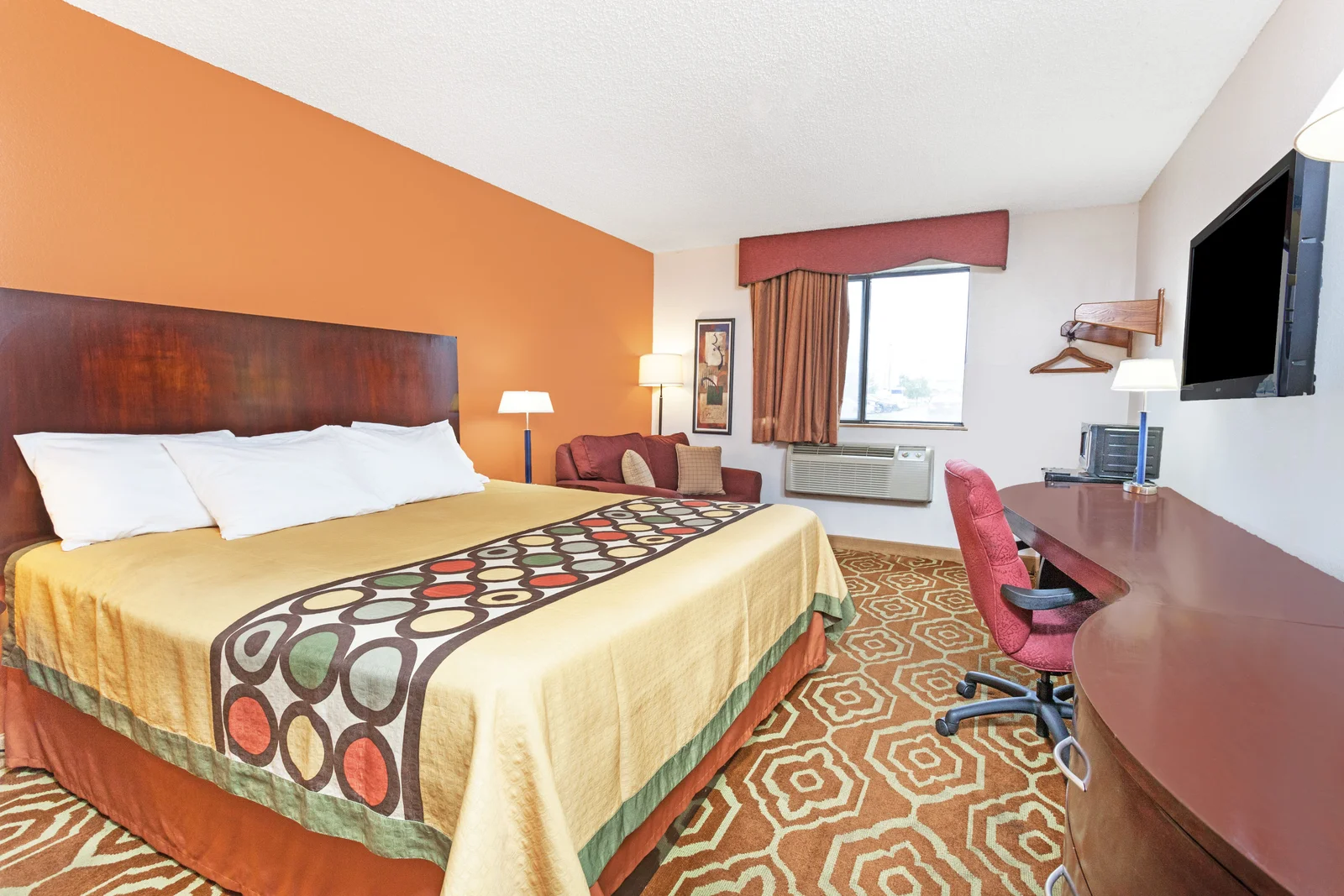1 Queen Bed Room