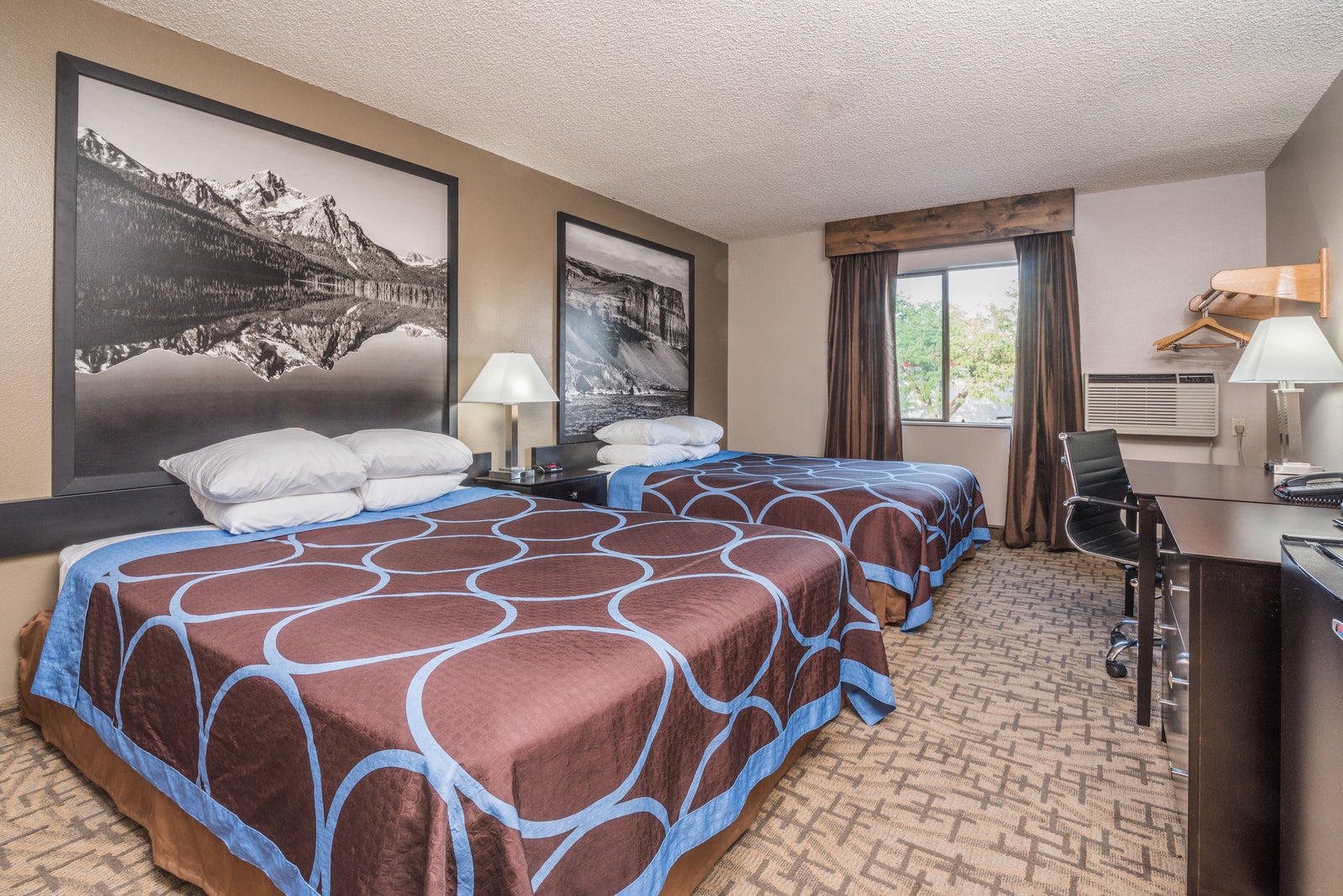 2 Queen Bed Room